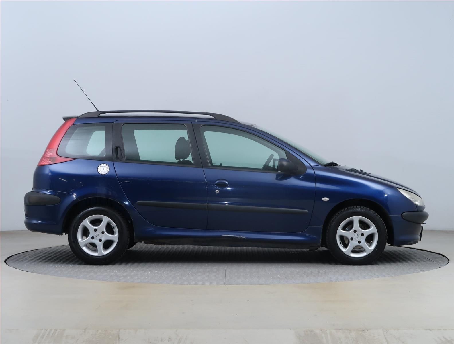 Peugeot 206, 1.4 i, po STK, Klima - fotka 6
