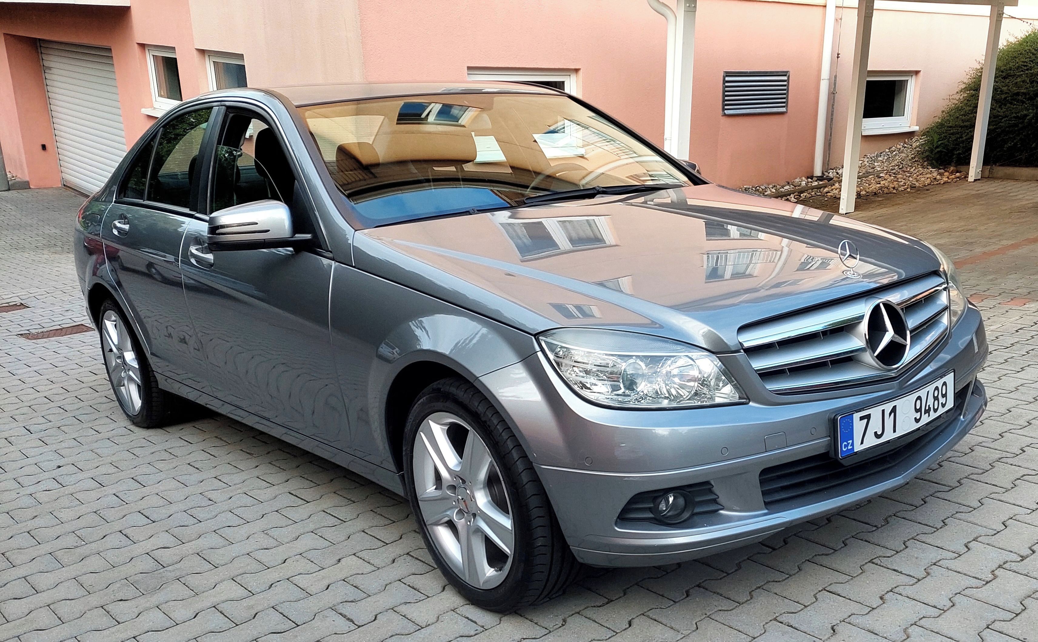 Mercedes-Benz Třídy C, 2,0 Kompressor - fotka 2