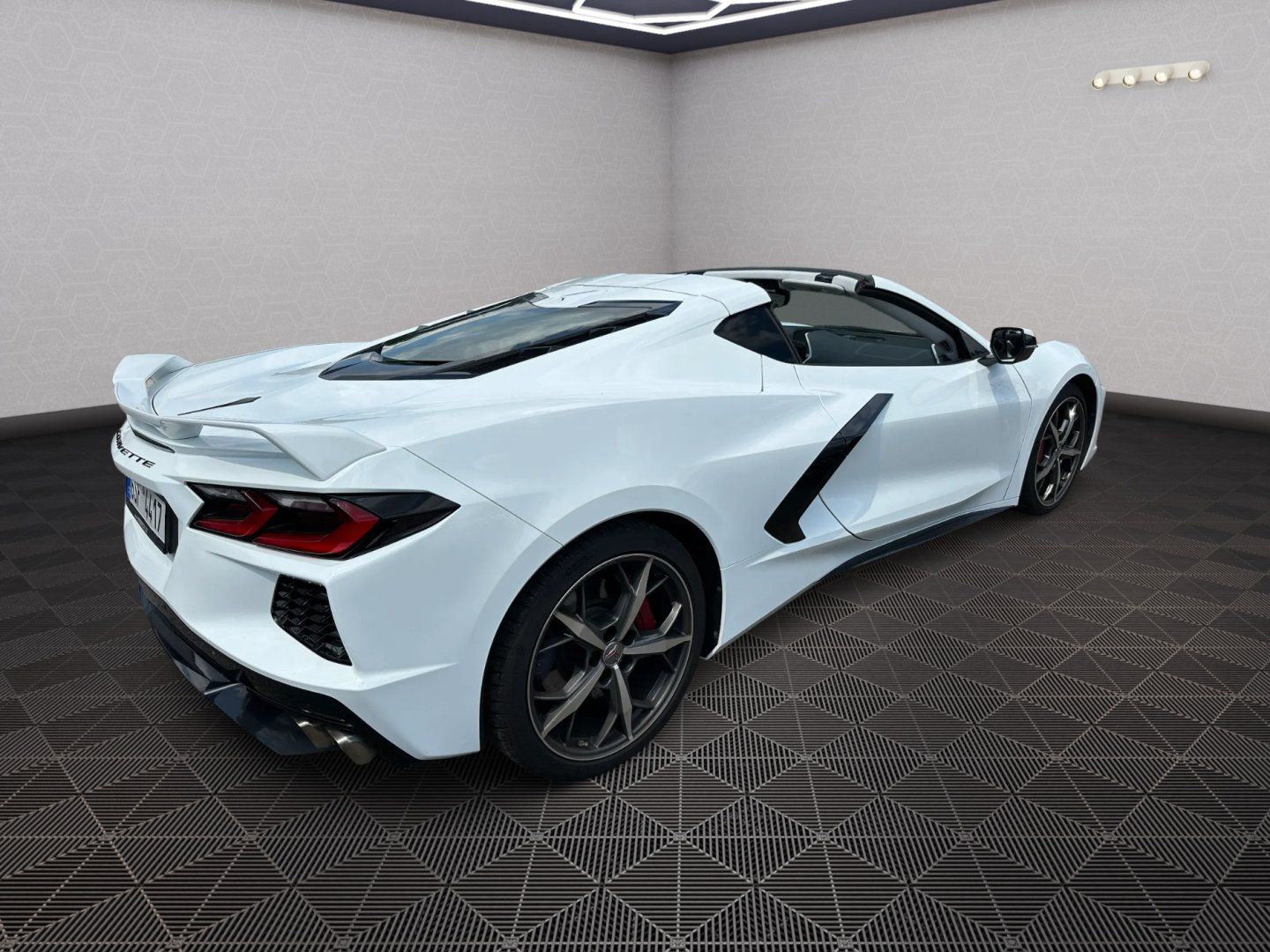 Chevrolet Corvette, C8 Stingray 6.2 V8 354kW Targa - fotka 4