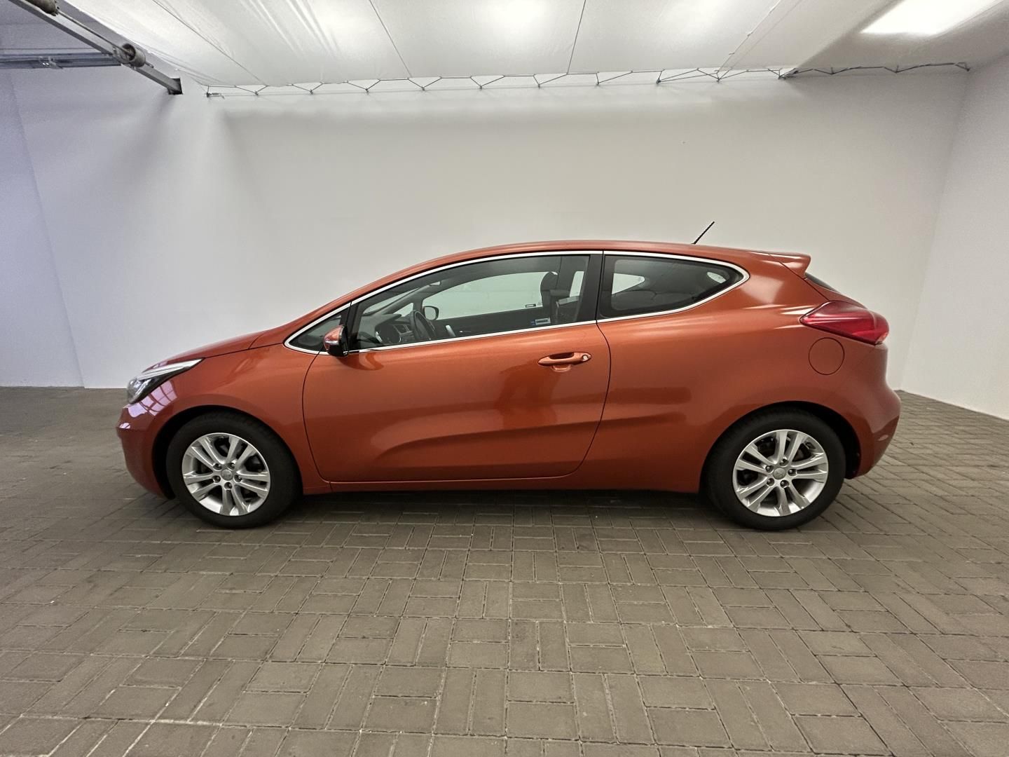 Kia Cee´d, 1.6GDi 99kW Comfort - fotka 3
