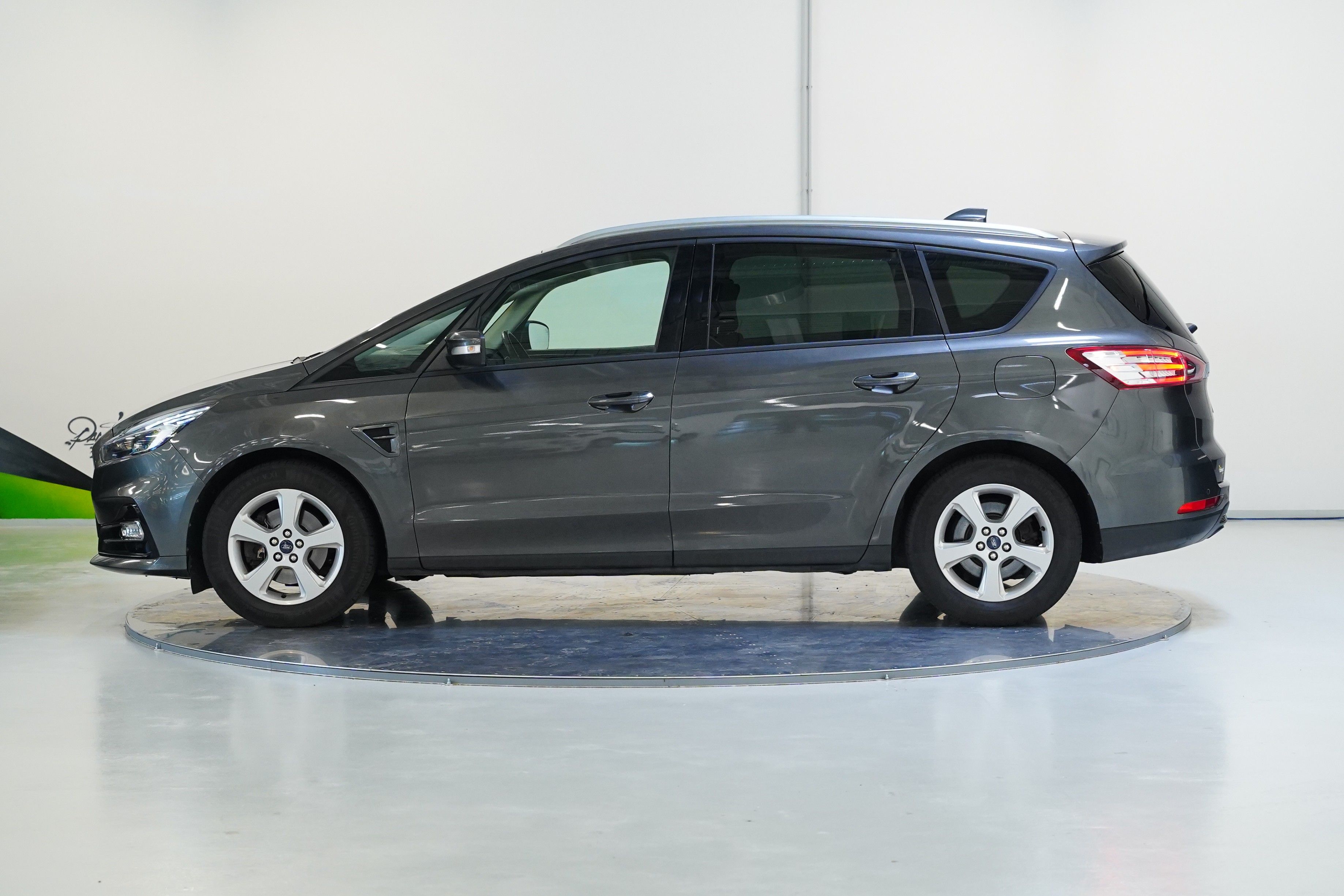 Ford S-MAX, 2.0 TDCI 110 kW Titanium - fotka 3