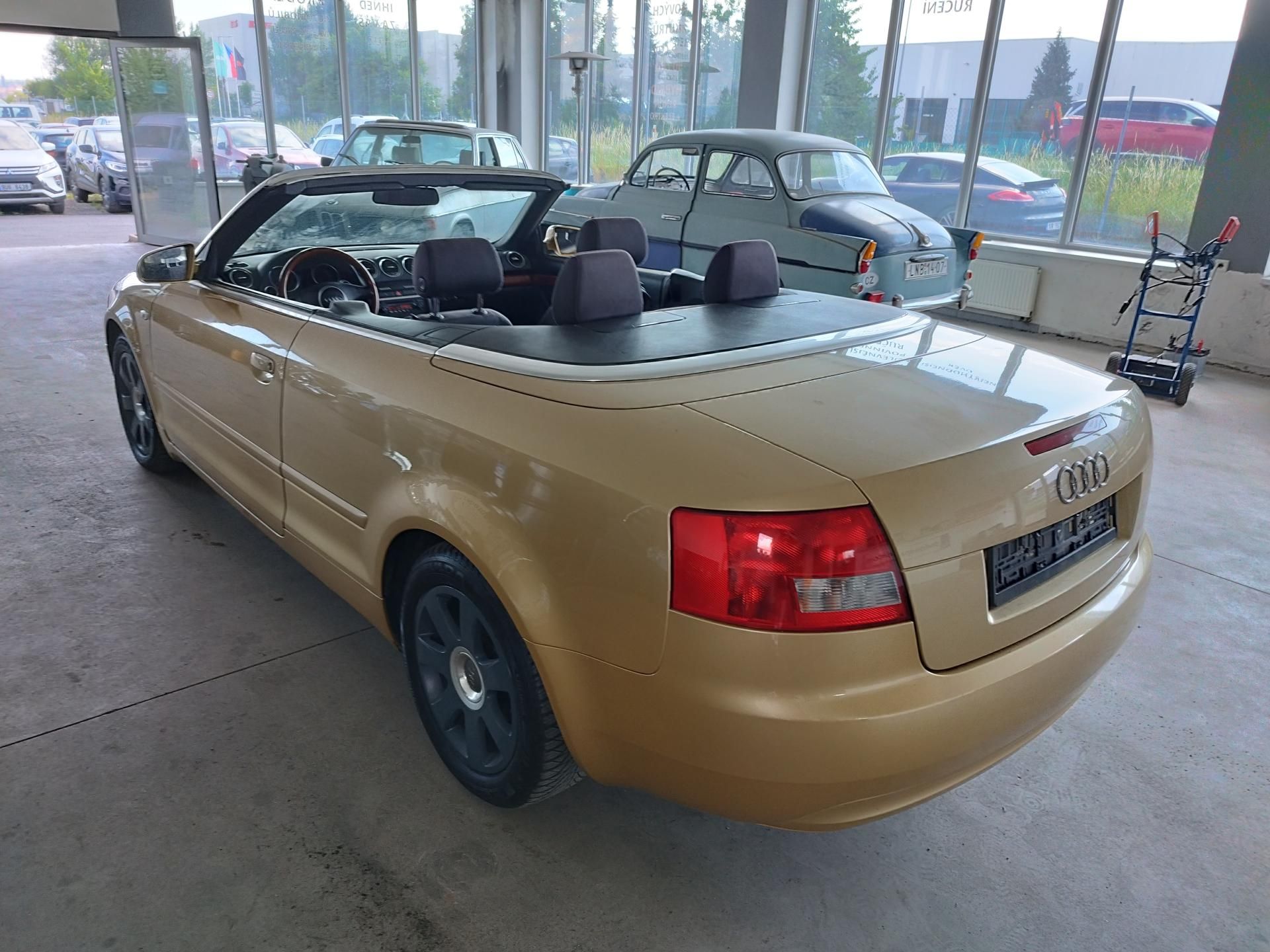 Audi A4, 2,5TDI,120KW,MANUÁL,ALU - fotka 6
