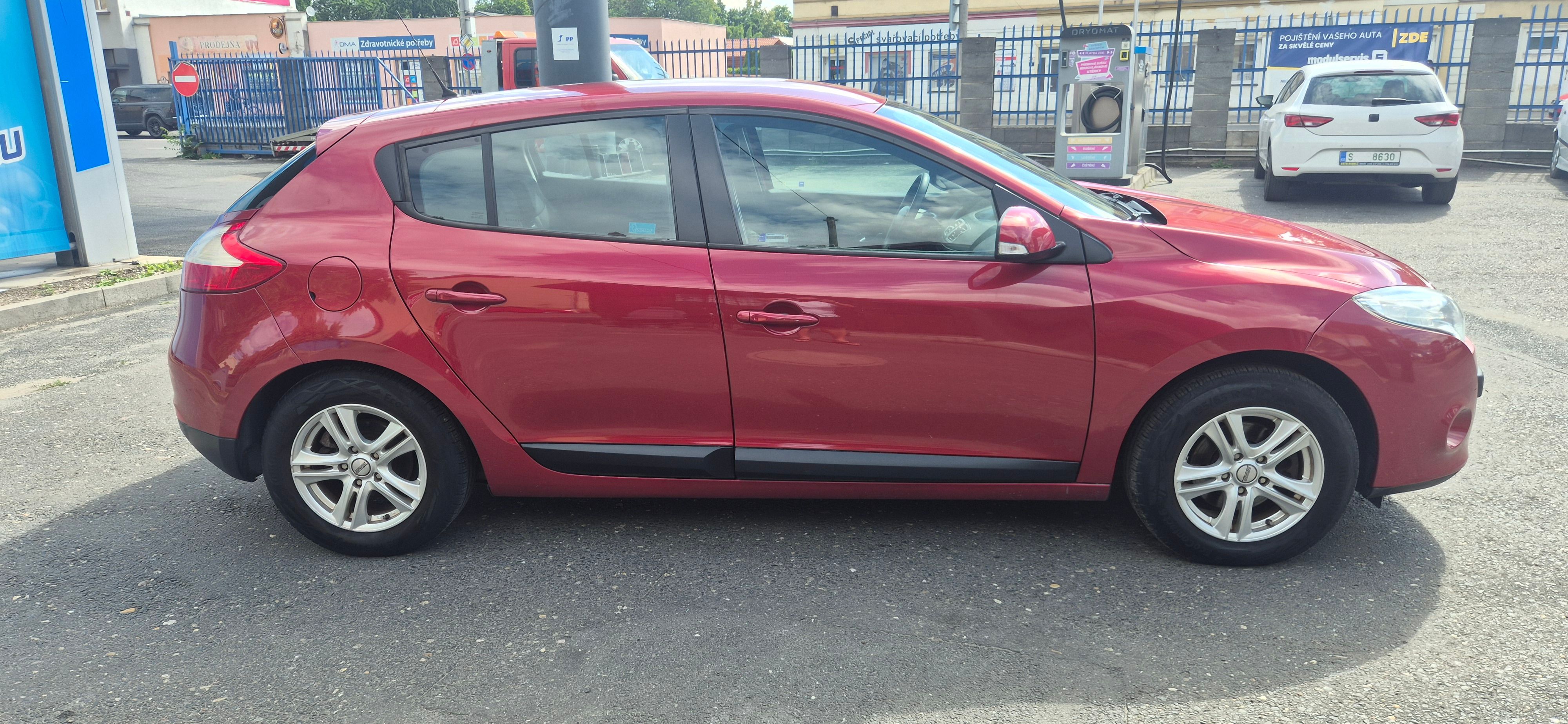Renault Mégane, 1.6 i 74KW,KLIMA,TAŽNÉ ZAŘ. - fotka 4