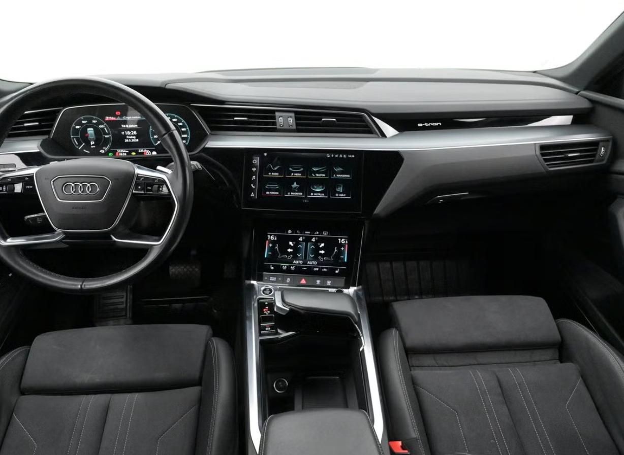 Audi Q8 e-tron, 55 Quattro SoH 97% 360k Tažné - fotka 5