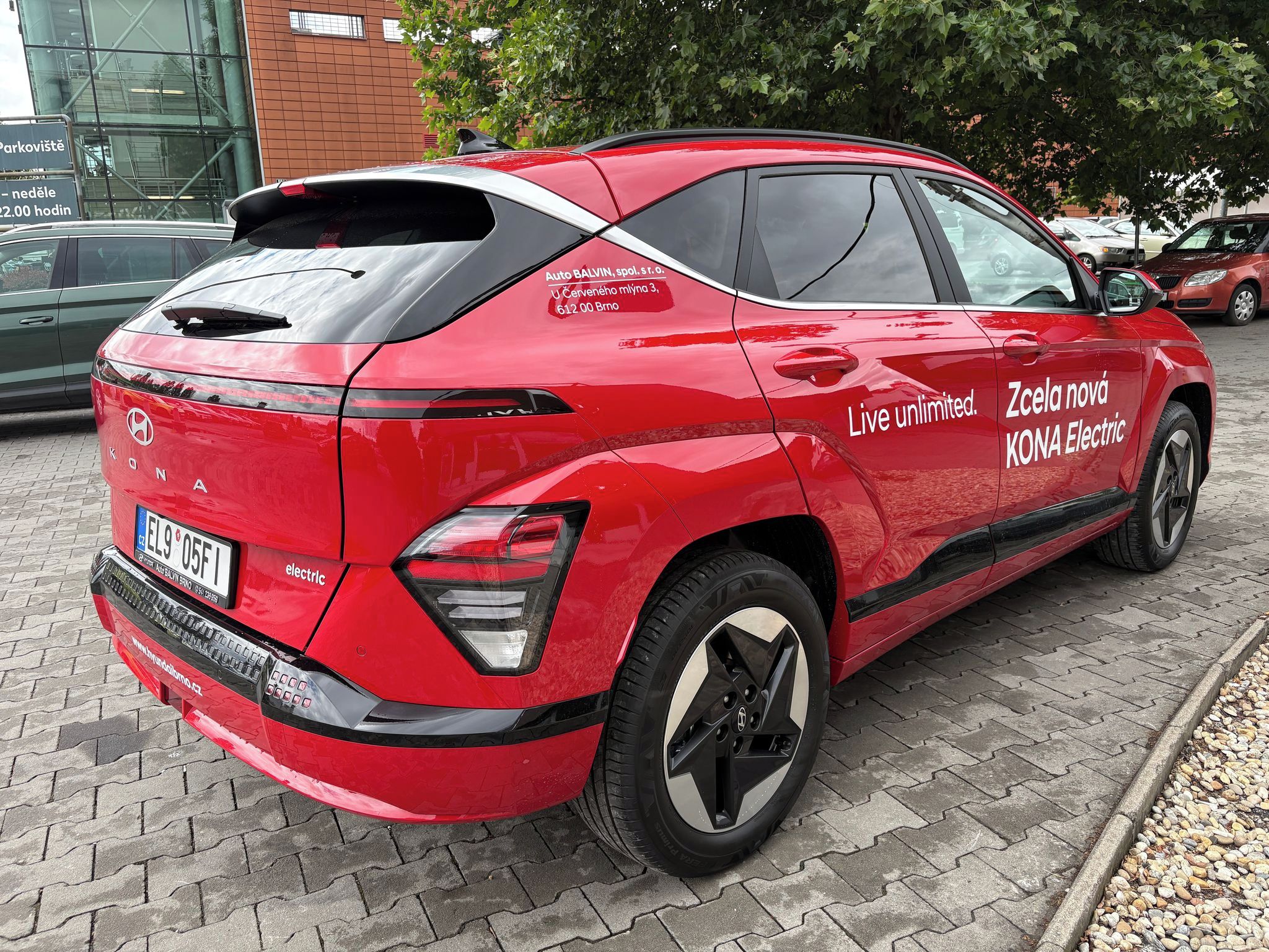 Hyundai Kona, Czech Edition EV 27 64,8KWH - fotka 4