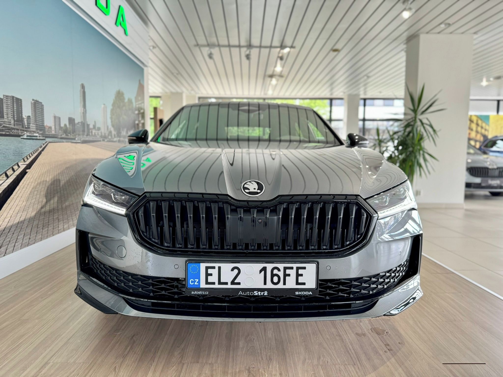 Škoda Superb, 1,5 TSI iV 200 kW 6° aut - fotka 2