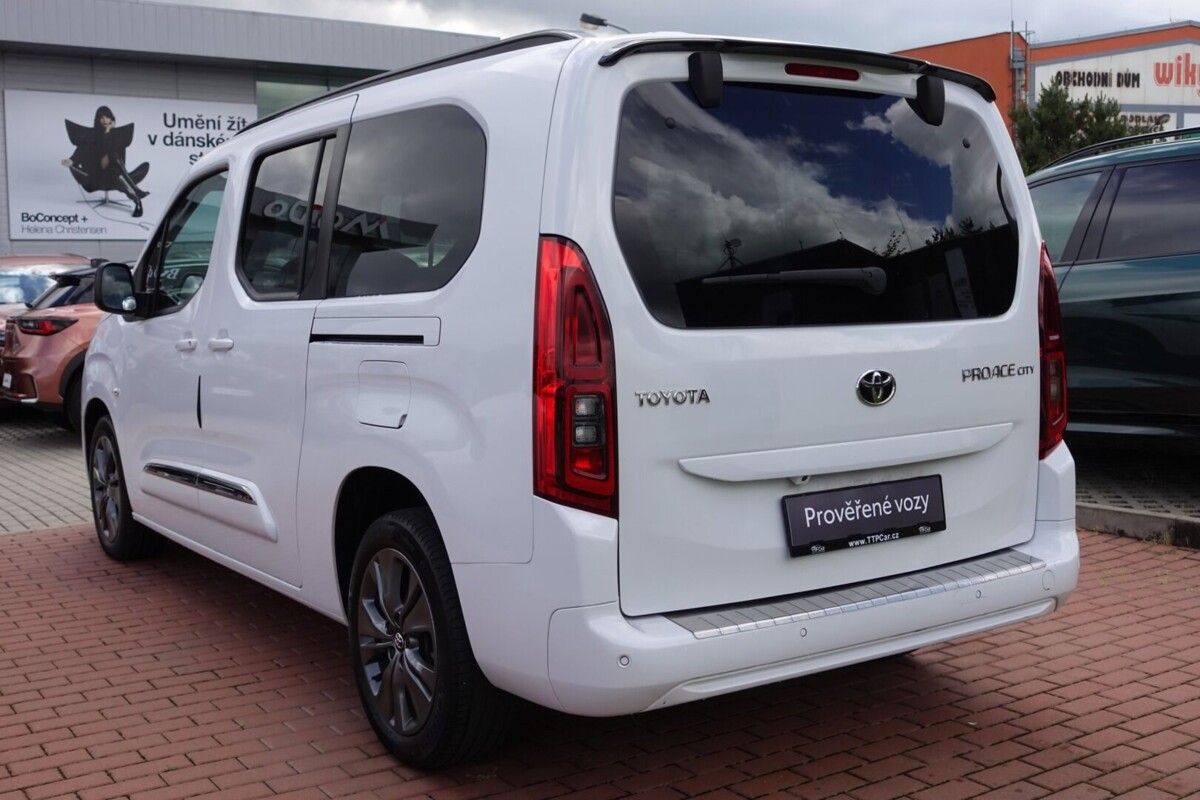 Toyota Proace City Verso, 1.5 D4-D 130 6 MT Long 5D - fotka 6