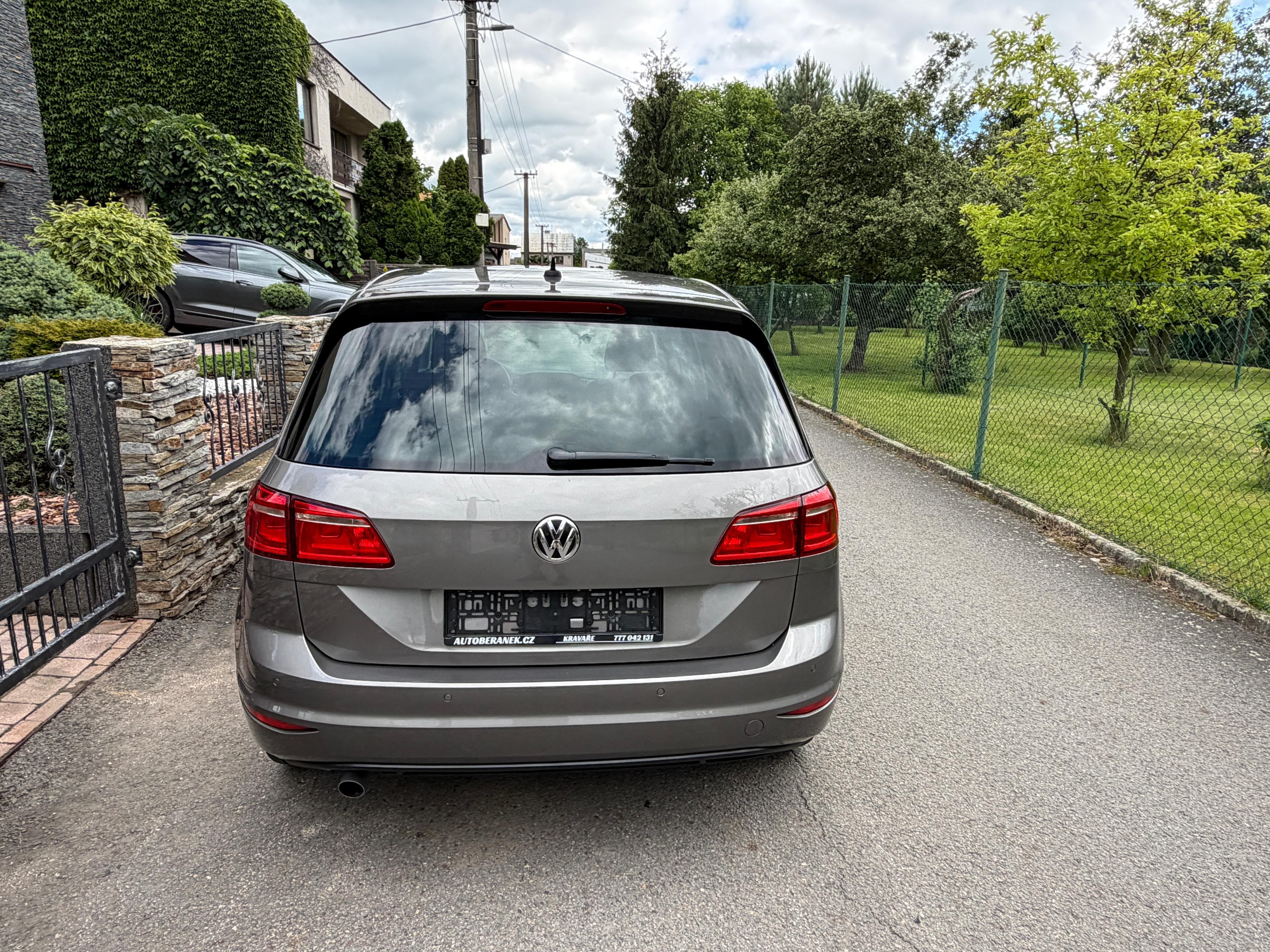 Volkswagen Golf Sportsvan, 1.2 TSI 81KW LOUNGE - fotka 3