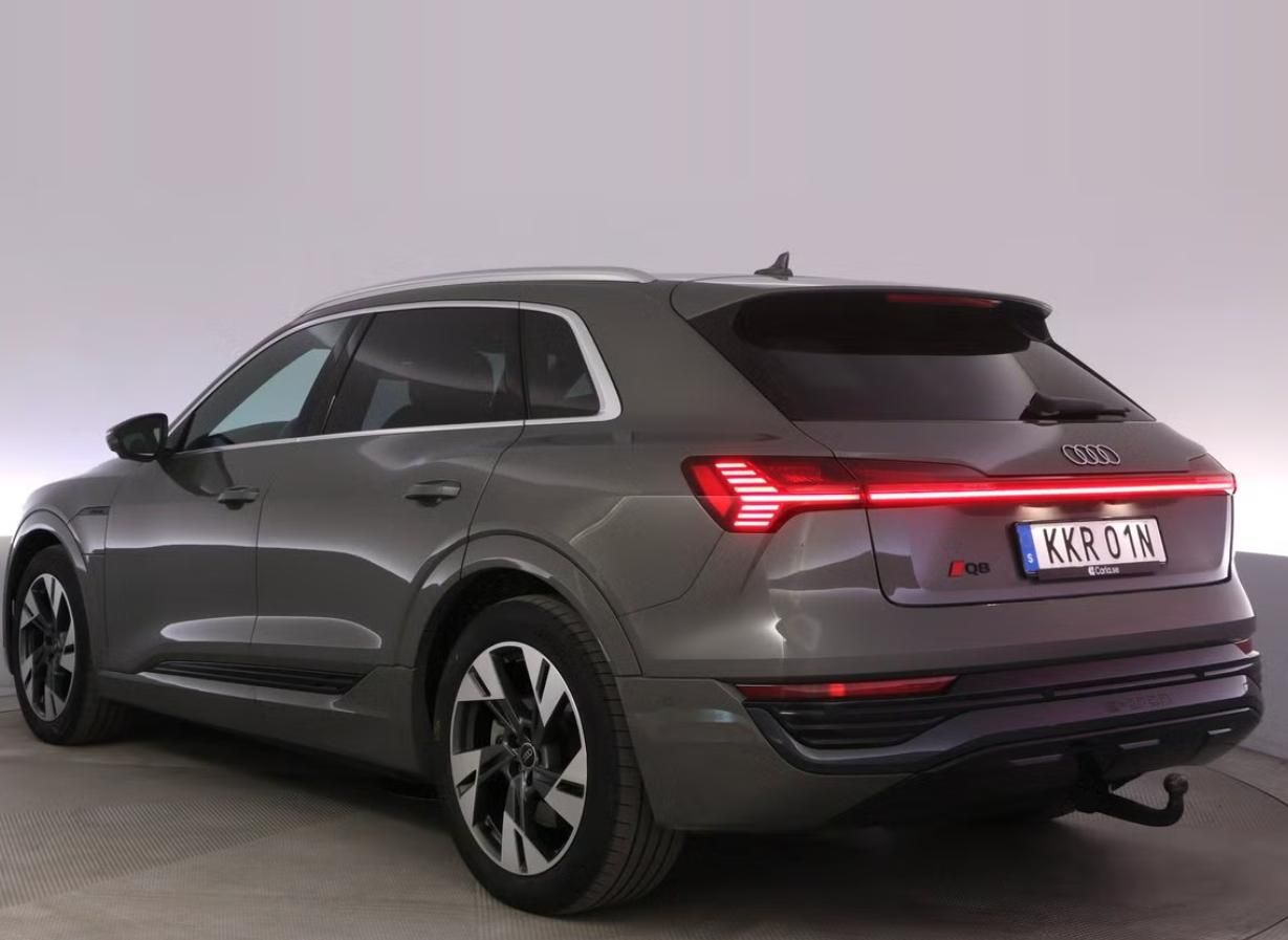 Audi Q8 e-tron, 55 SoH 93% Q 360k Tažné Pano. - fotka 3