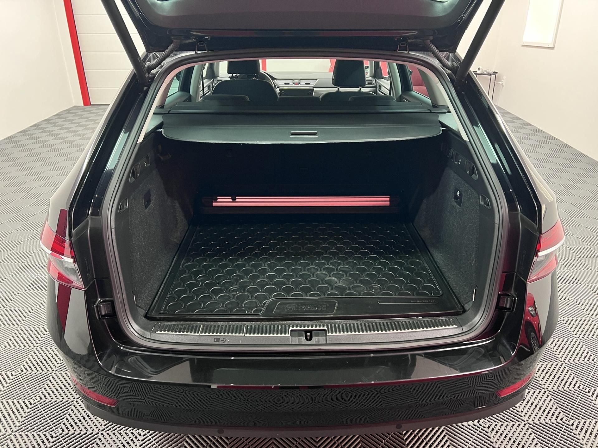 Škoda Superb, 2.0 TSI 140 kW Style Servis - fotka 6