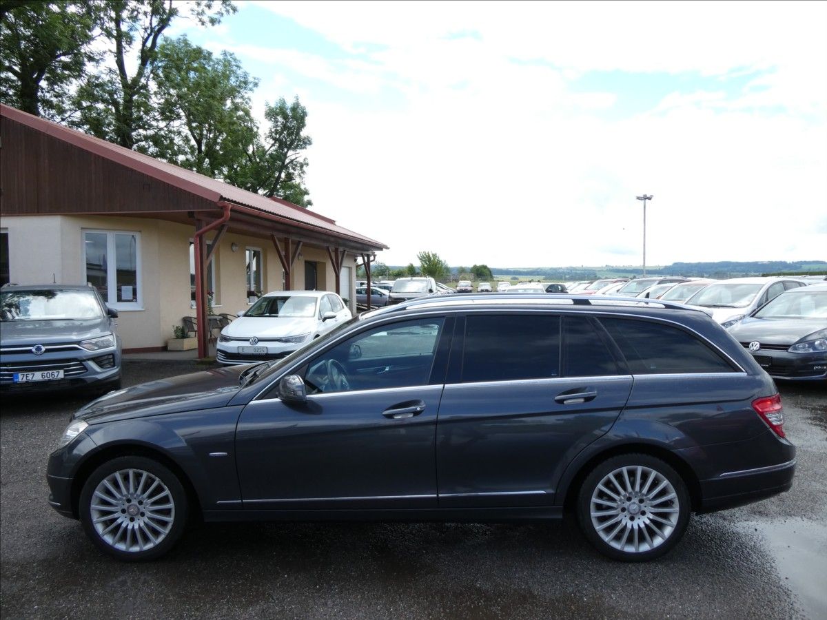 Mercedes-Benz Třídy C, 3,0 350D V6 170kW 2x kola, AUT - fotka 4