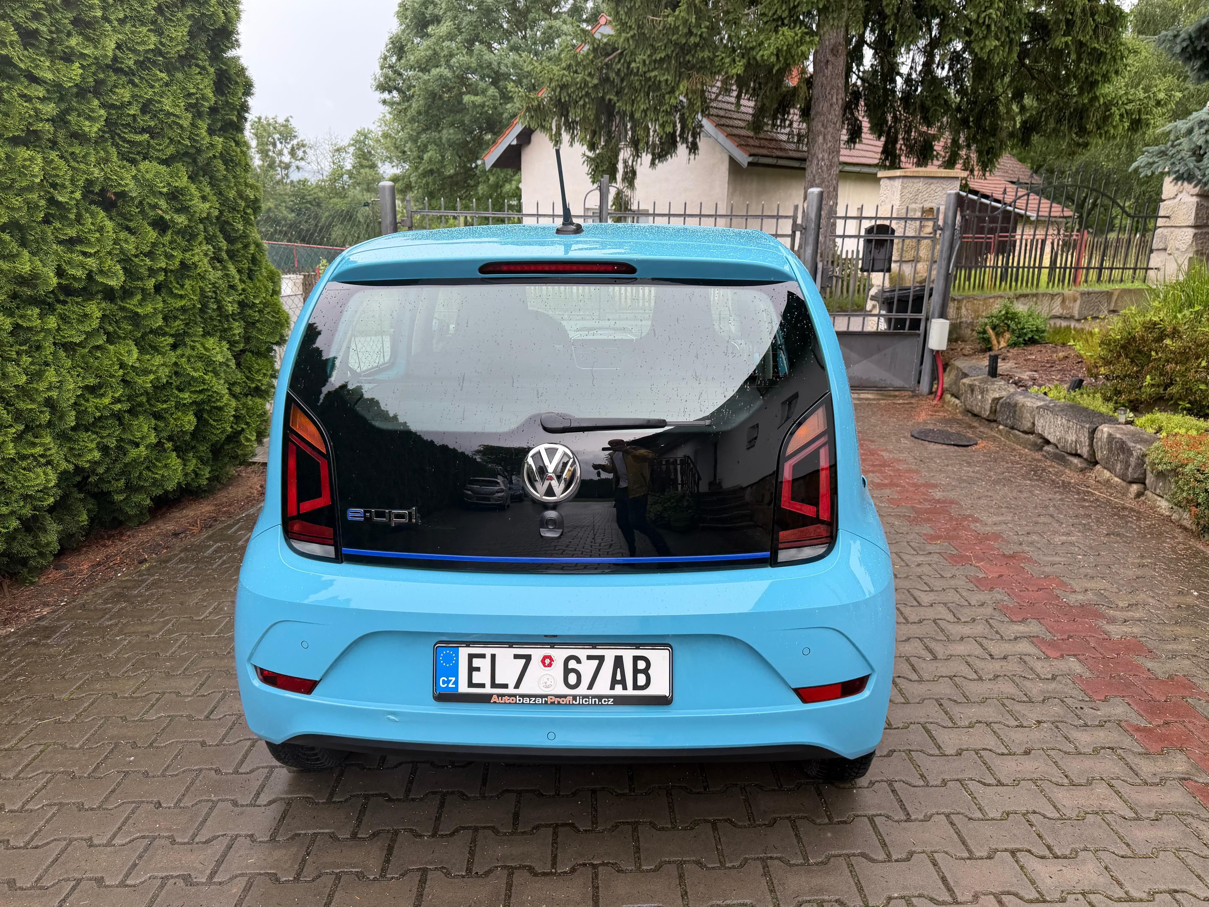 Volkswagen e-up, 60 kw , serviska , Top stav - fotka 5