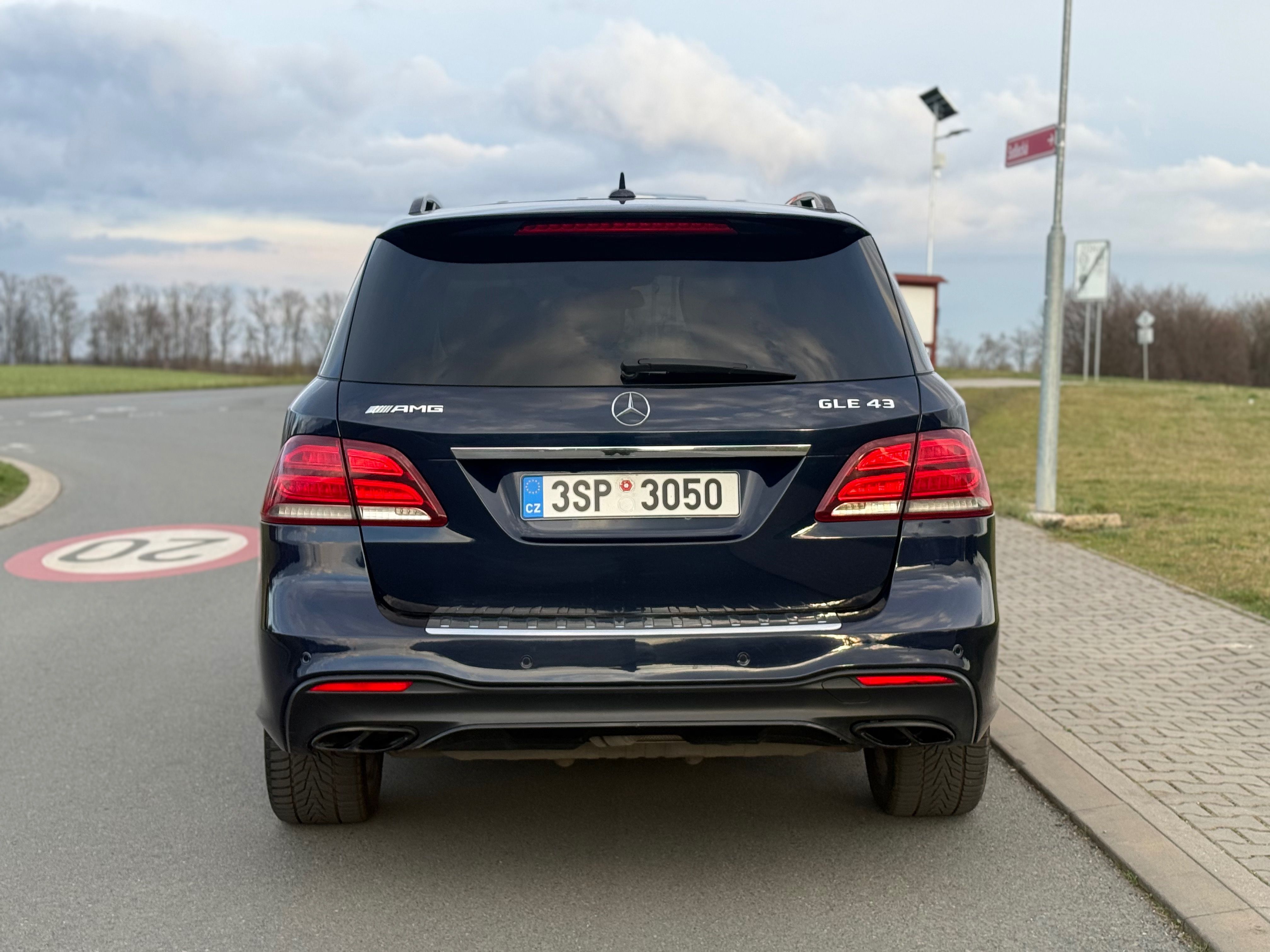 Mercedes-Benz GLE, 43 AMG - fotka 4