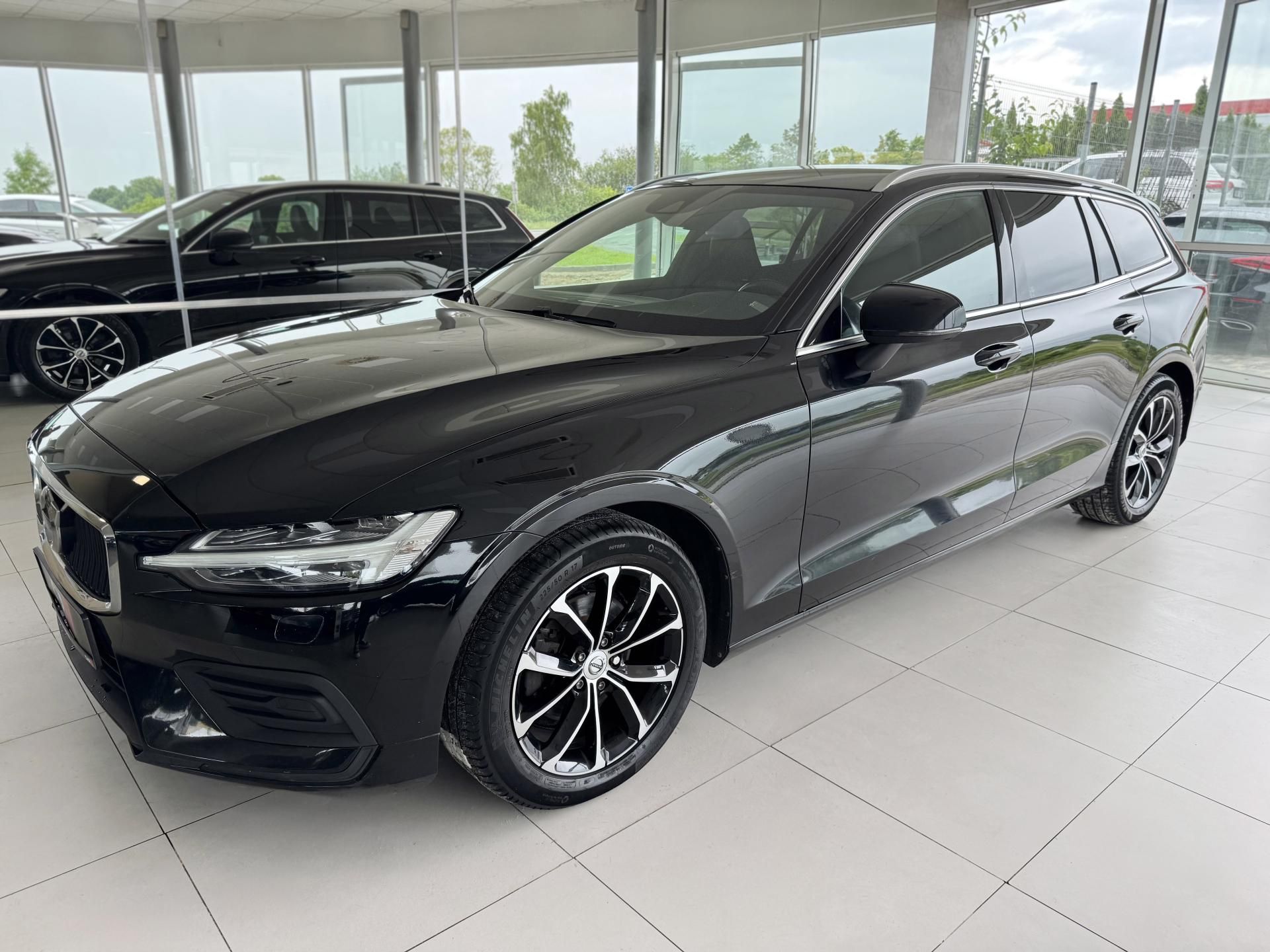 Volvo V60, D3 AUT*110kW*LED*KeyLess*DPH - fotka 2