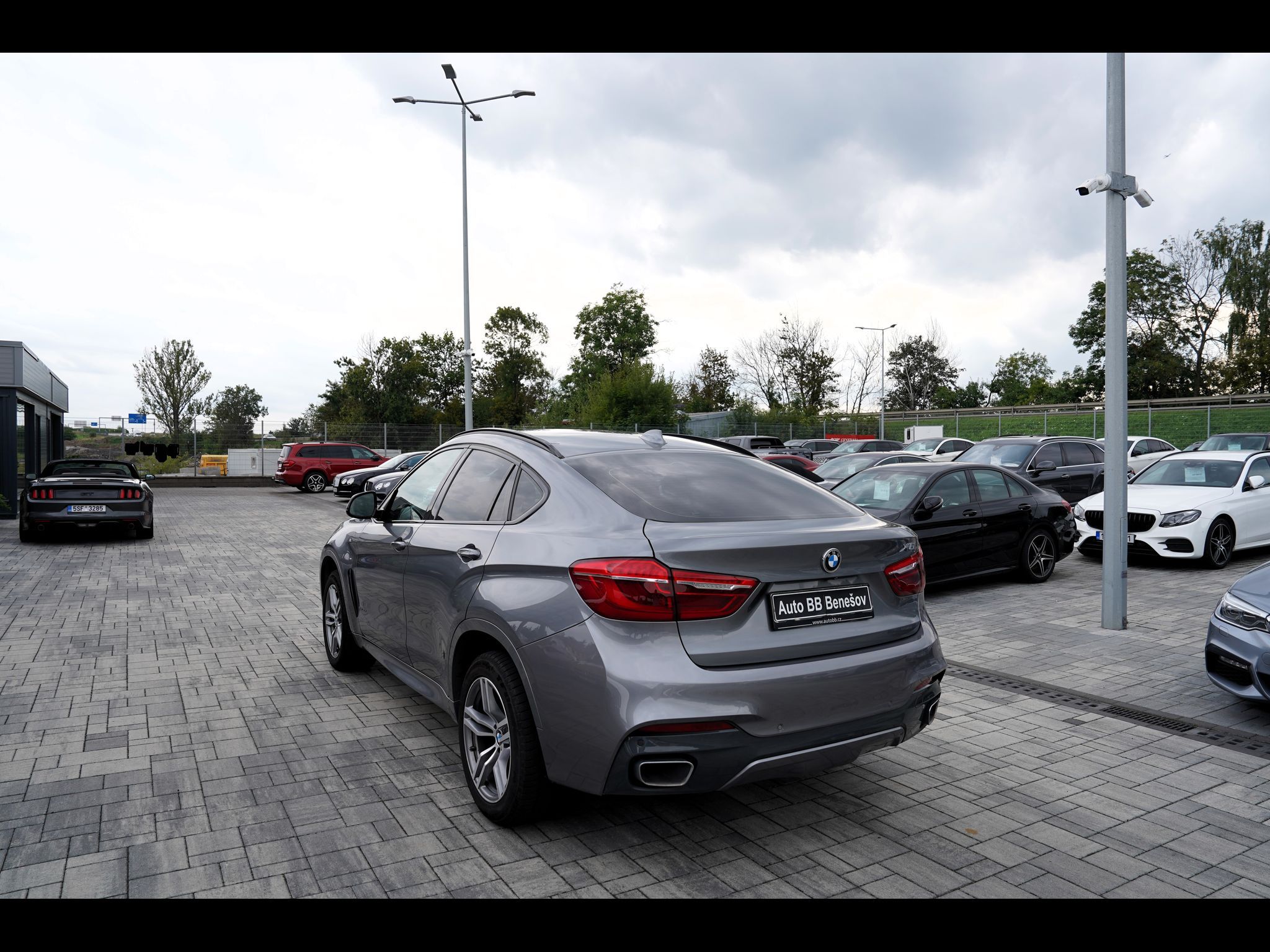 BMW X6, 3.0d xDrive, M paket/260PS/ČR - fotka 4