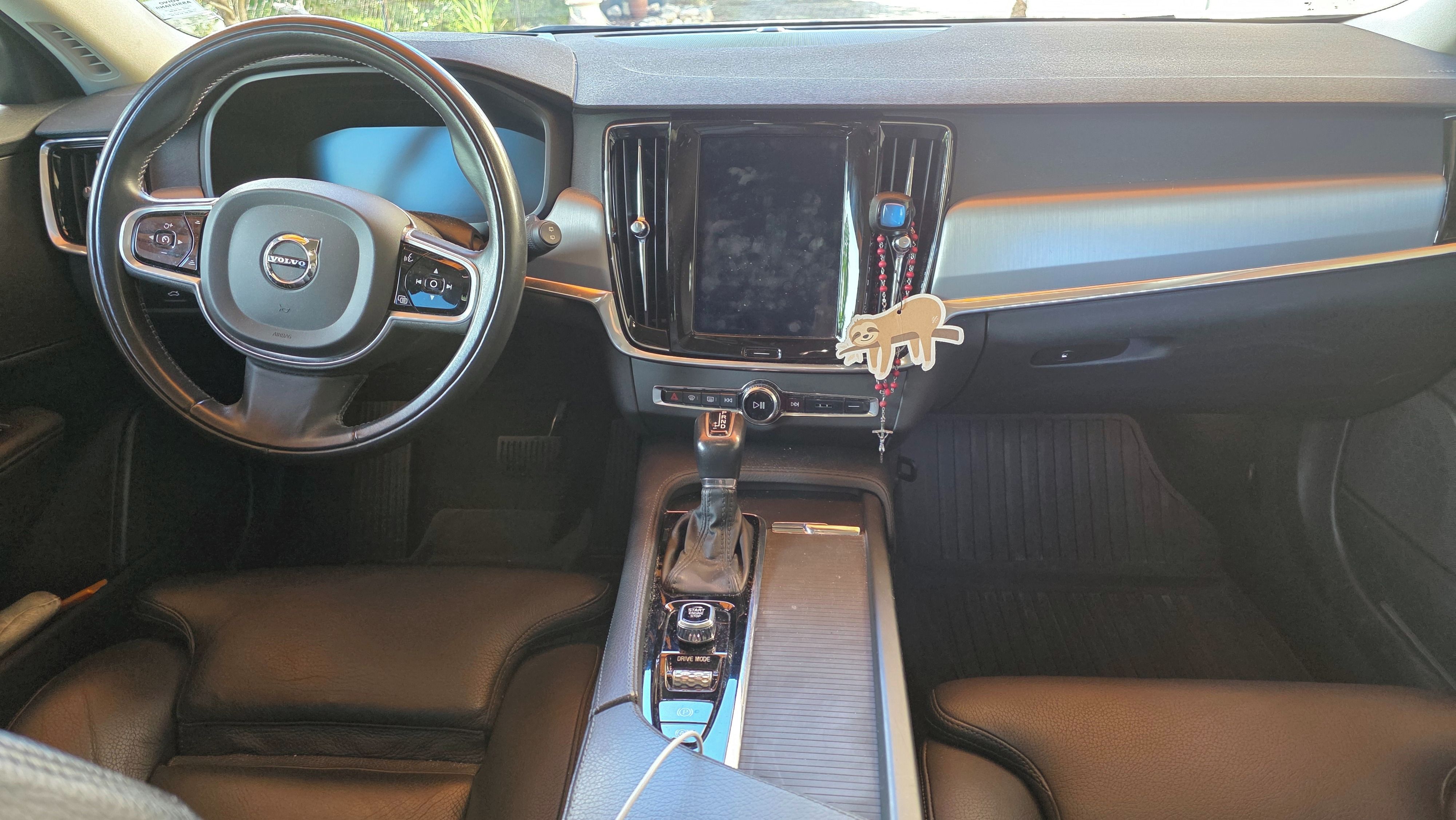 Volvo V90, Volvo V90 D4 MOMENTUM - fotka 4