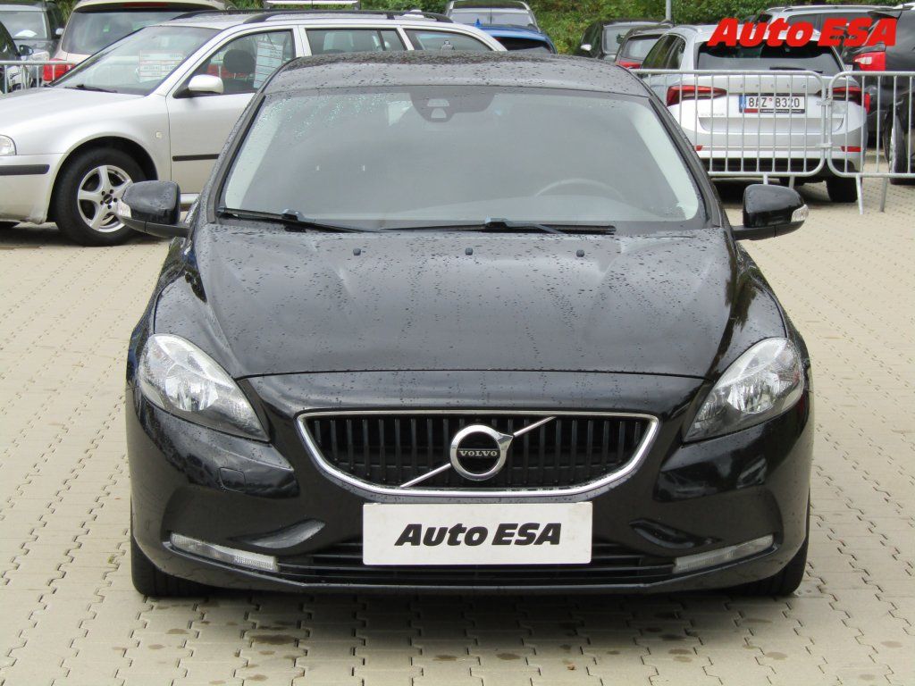 Volvo V40, 2.0D,AC,temp - fotka 2