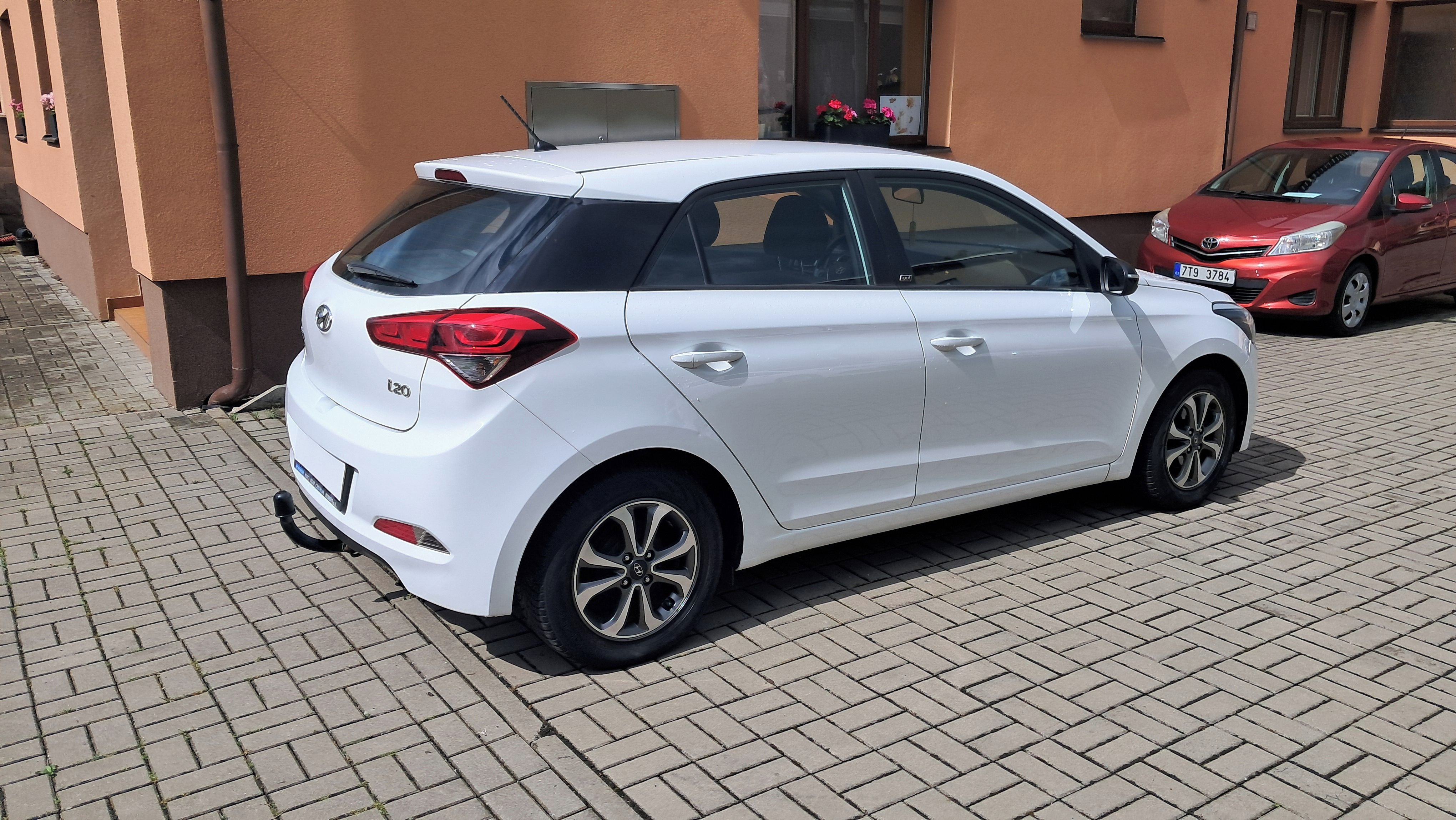 Hyundai i20, 1.2i / najeto 74 000 km - fotka 6