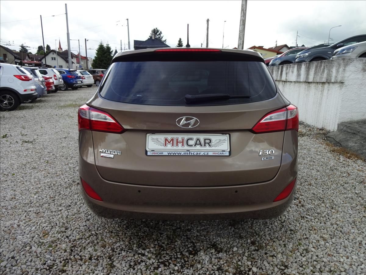 Hyundai i30, 1,6 CRDi  81kW - fotka 6