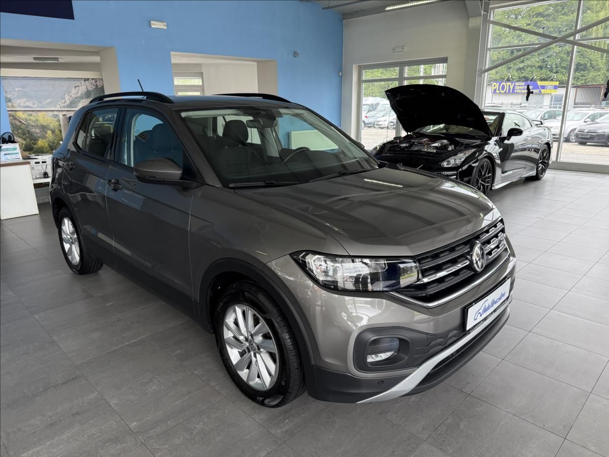 Volkswagen T-Cross, 1,0 TSI LIFE,1.MAJITEL,TAŽNÉ