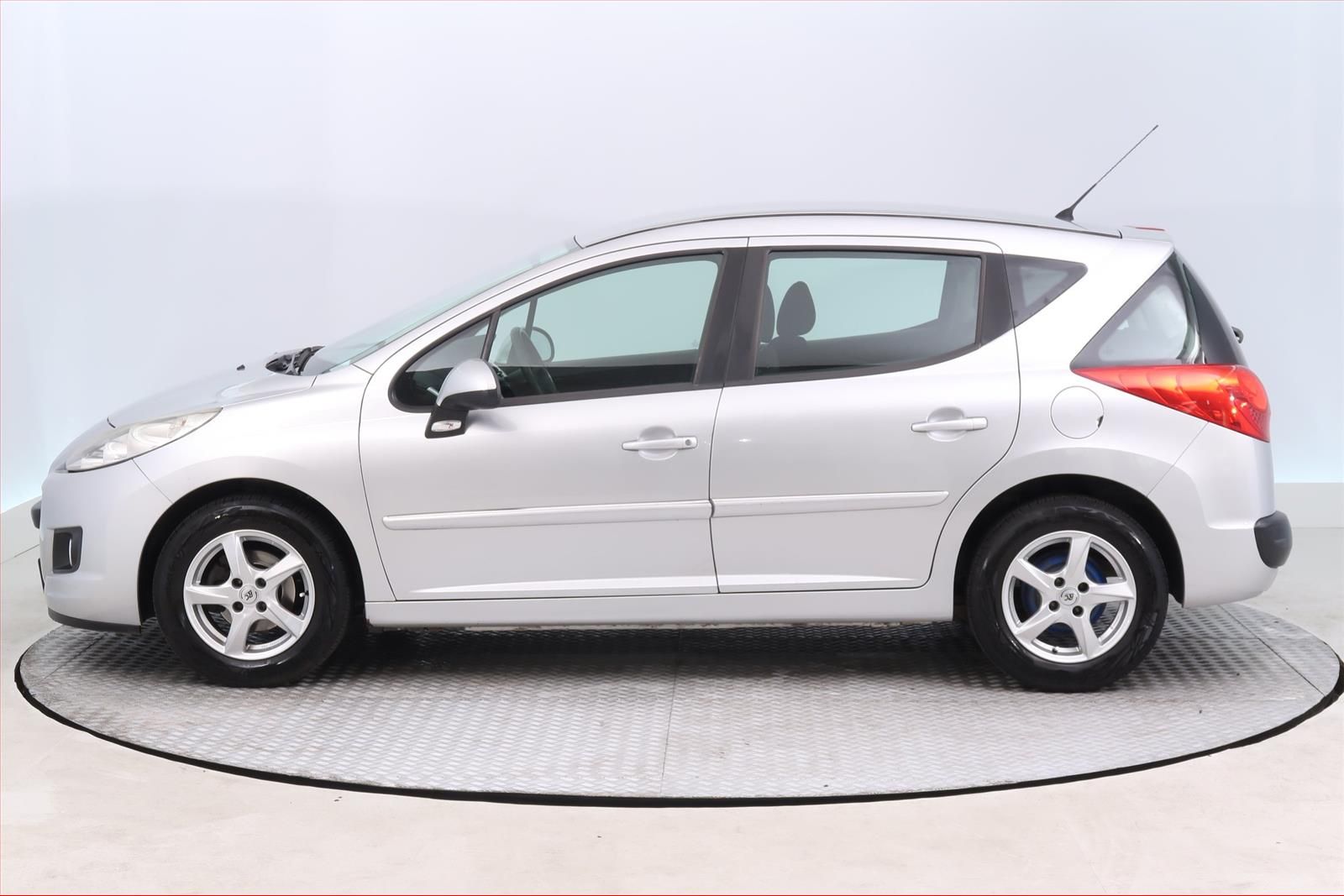 Peugeot 207, 1.4, zamluveno - fotka 3