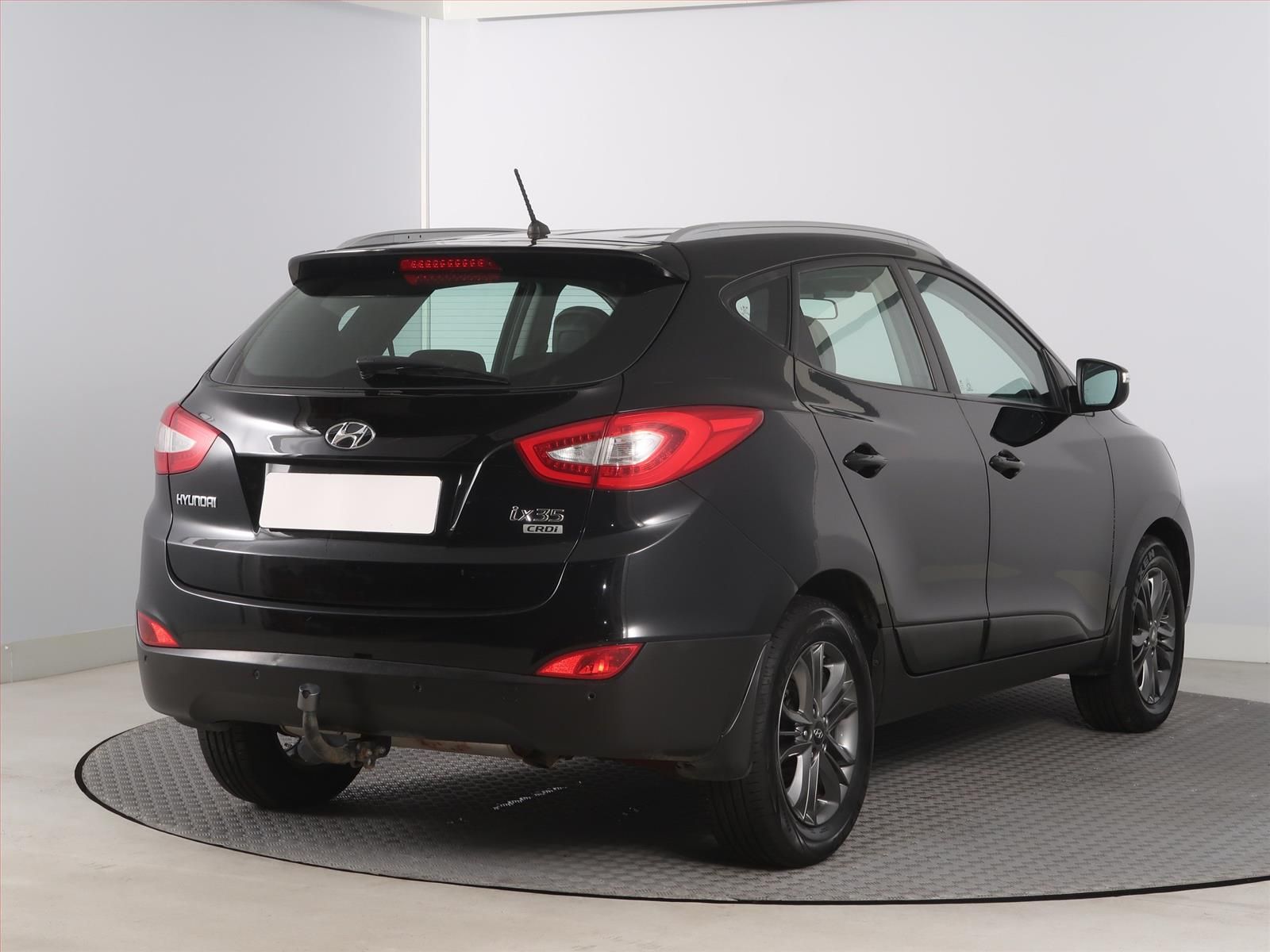 Hyundai ix35, 1.7 CRDi, Kožené sedačky - fotka 5