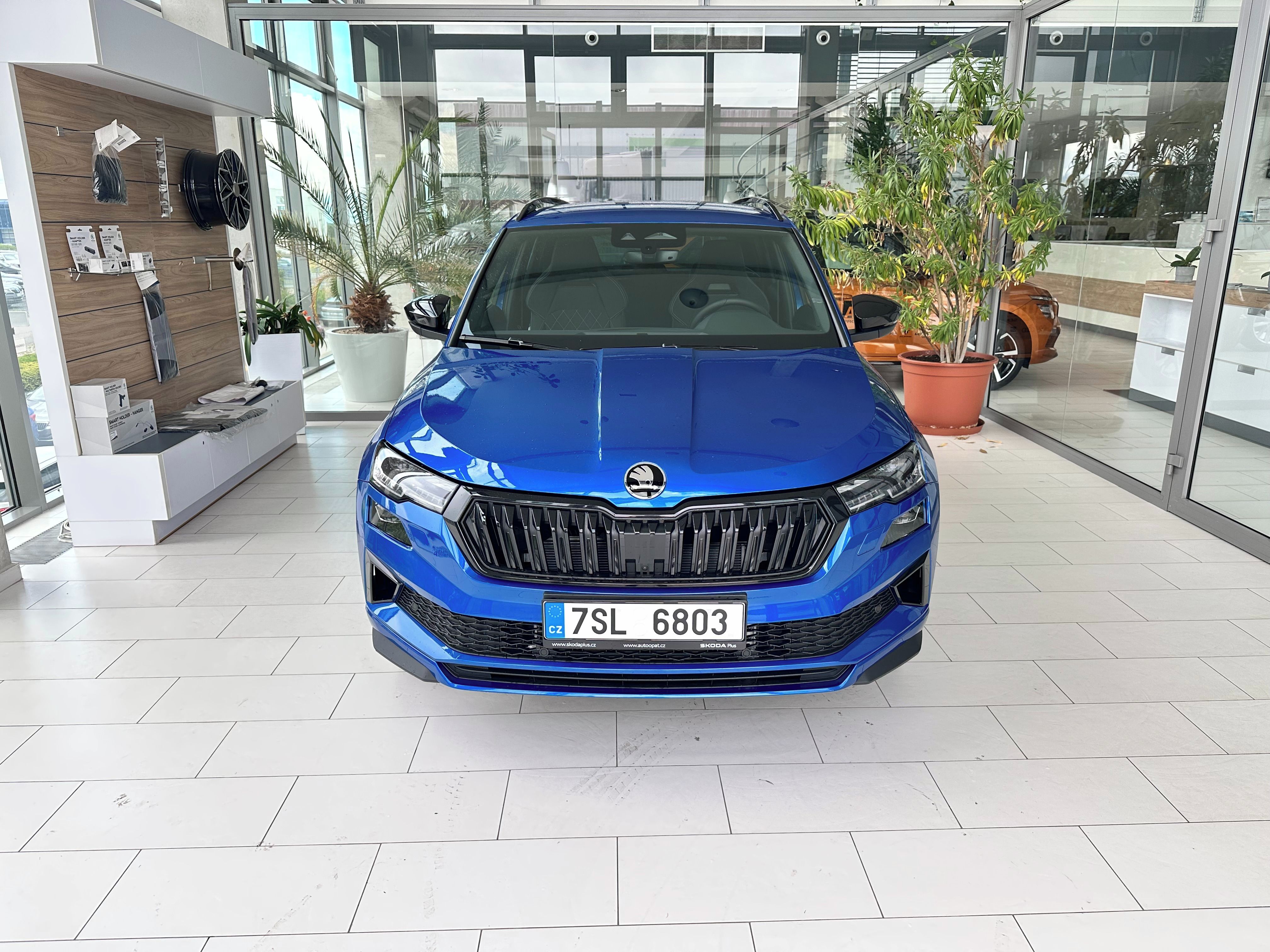 Škoda Karoq, 2,0 TDI 110 kW DSG SportLine - fotka 2