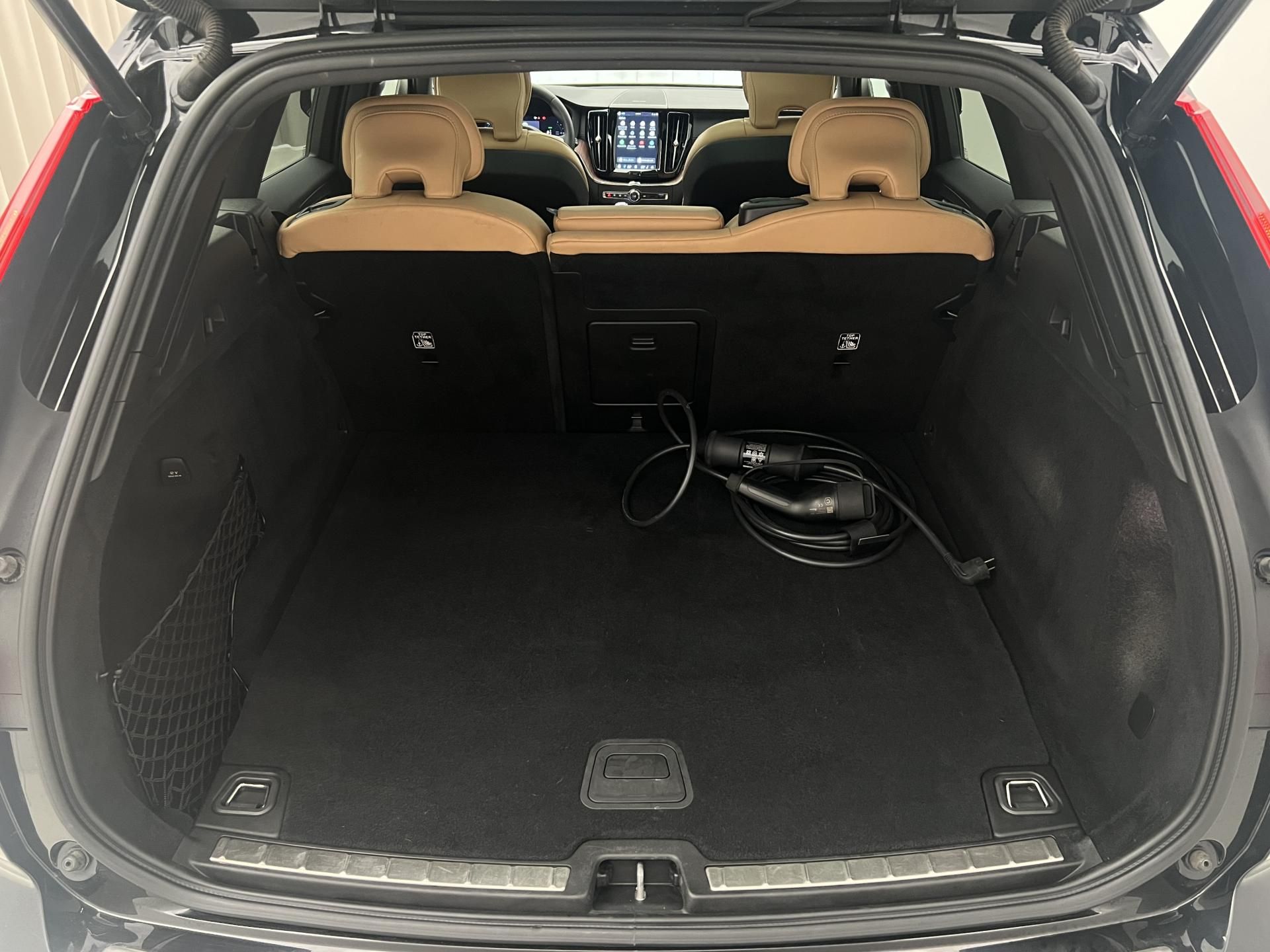 Volvo XC60, T8 AWD RECH. ULTIMATE BRIGHT - fotka 5