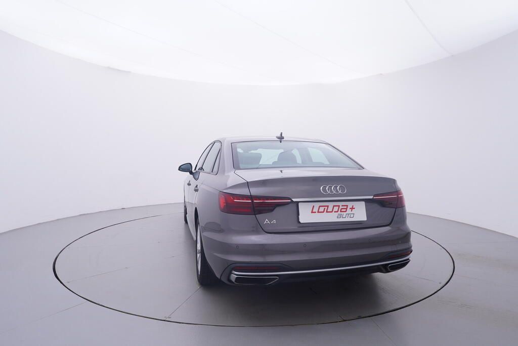 Audi A4, ADVANCED 2.0 TDI 120 kW - fotka 4