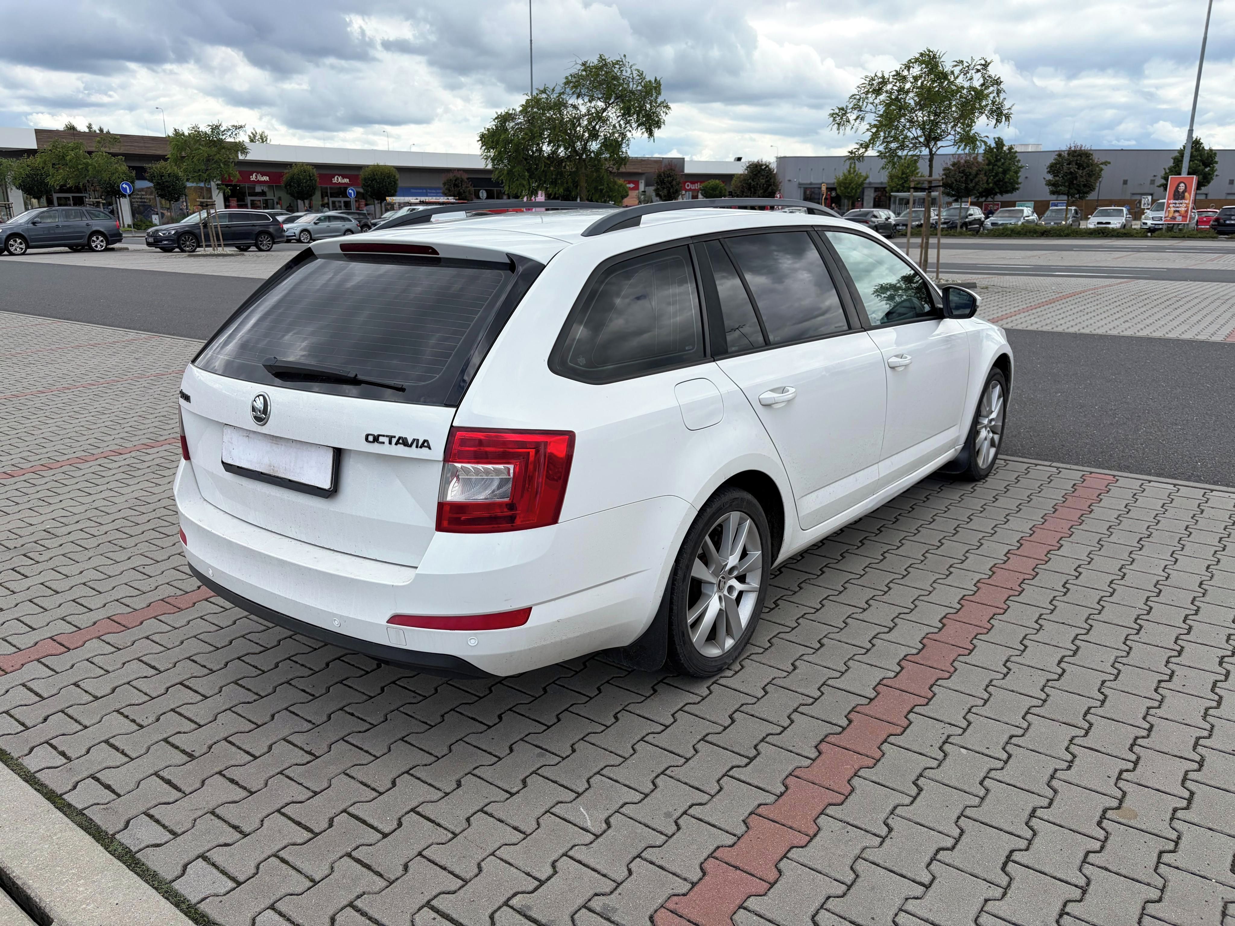 Škoda Octavia, III 1.6 TDi 77kw ČR serviska - fotka 3