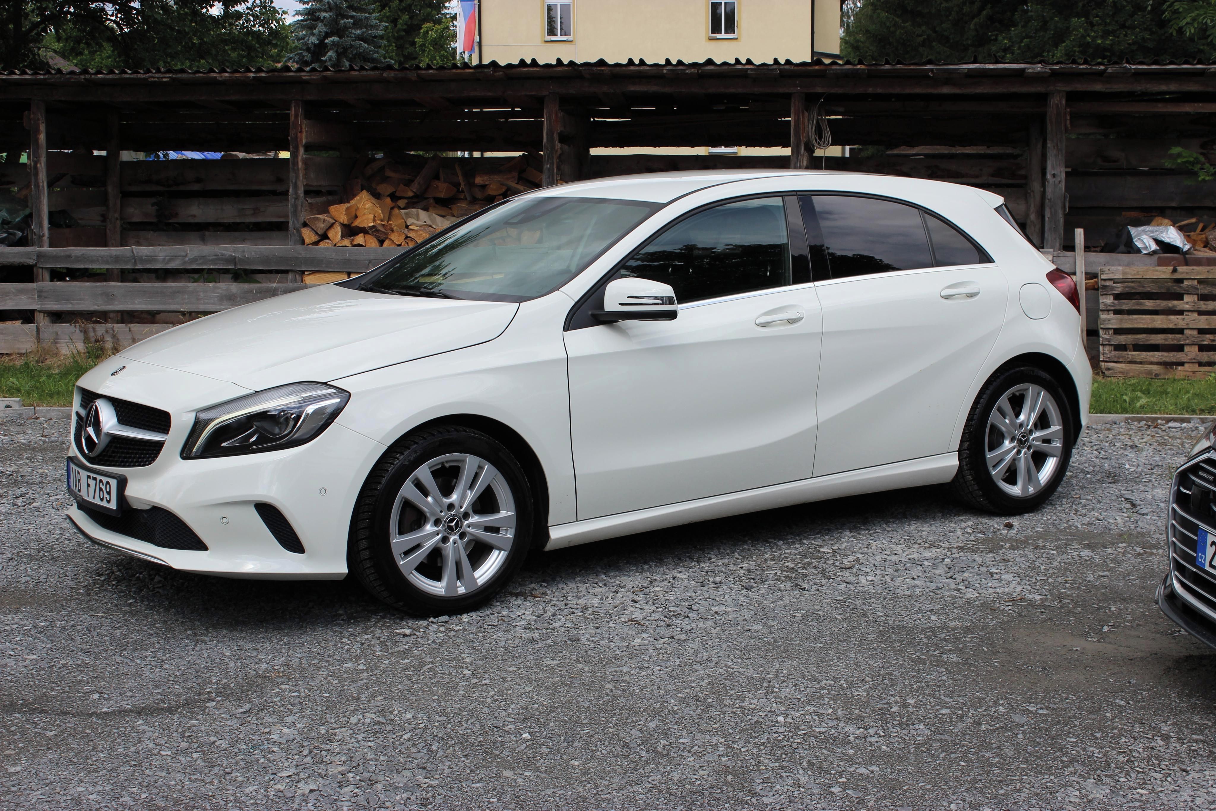 Mercedes-Benz Třídy A, 180 NAVI.LED.MANUÁL TOP !! - fotka 3
