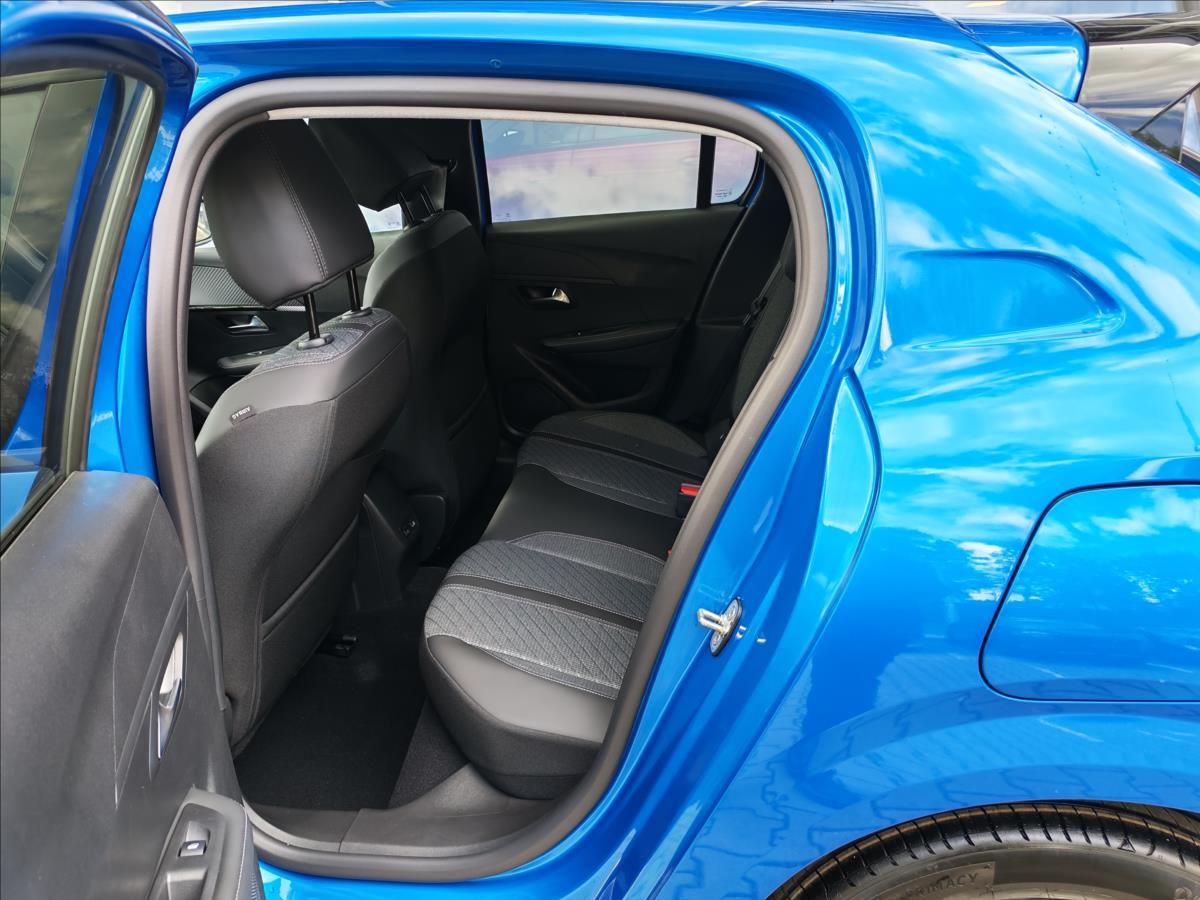 Peugeot 208, 1.2 ALLURE Hybrid 145 e-DCS6 - fotka 5