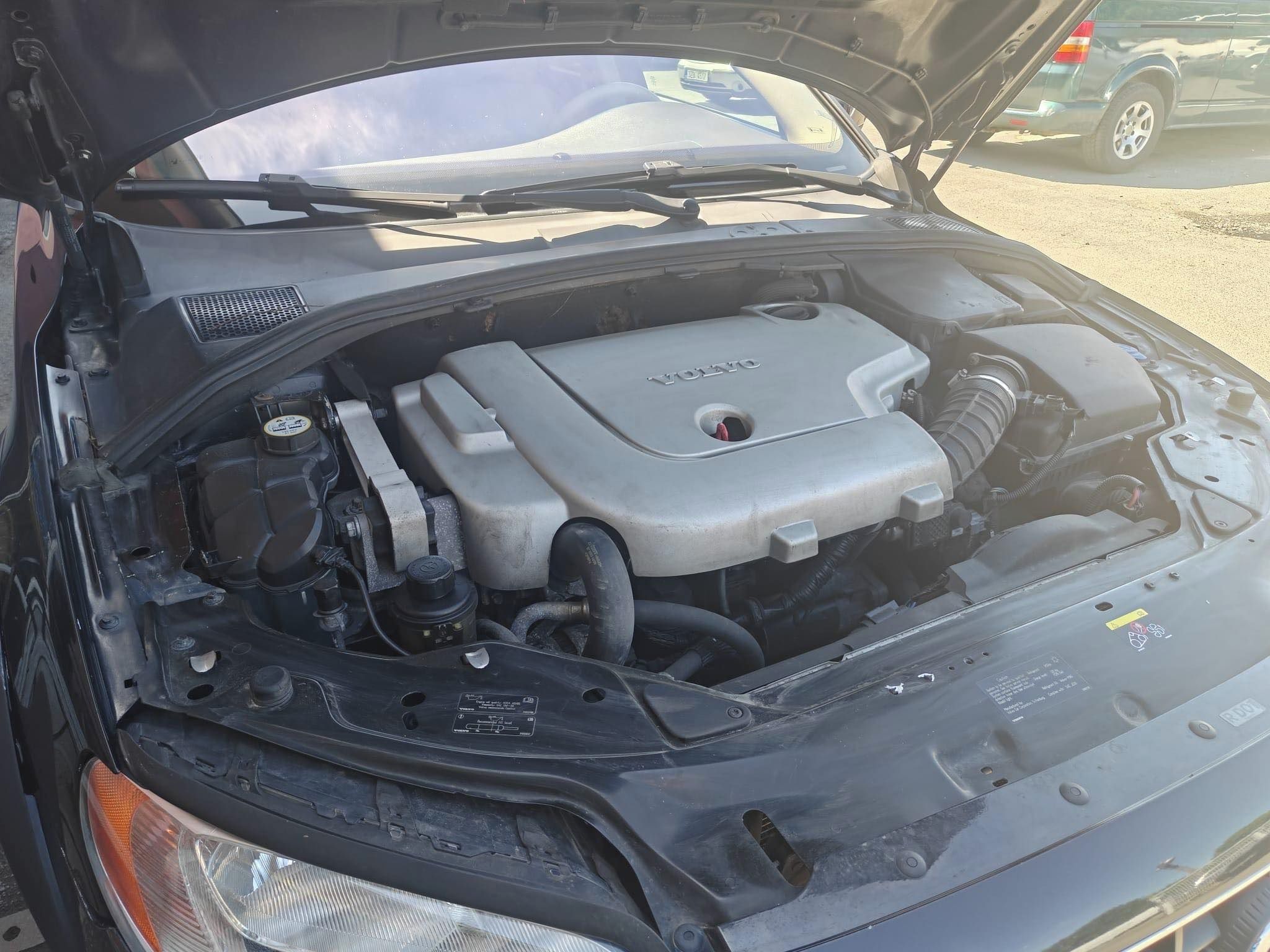 Volvo XC70, 2,4 D5 AWD - fotka 5