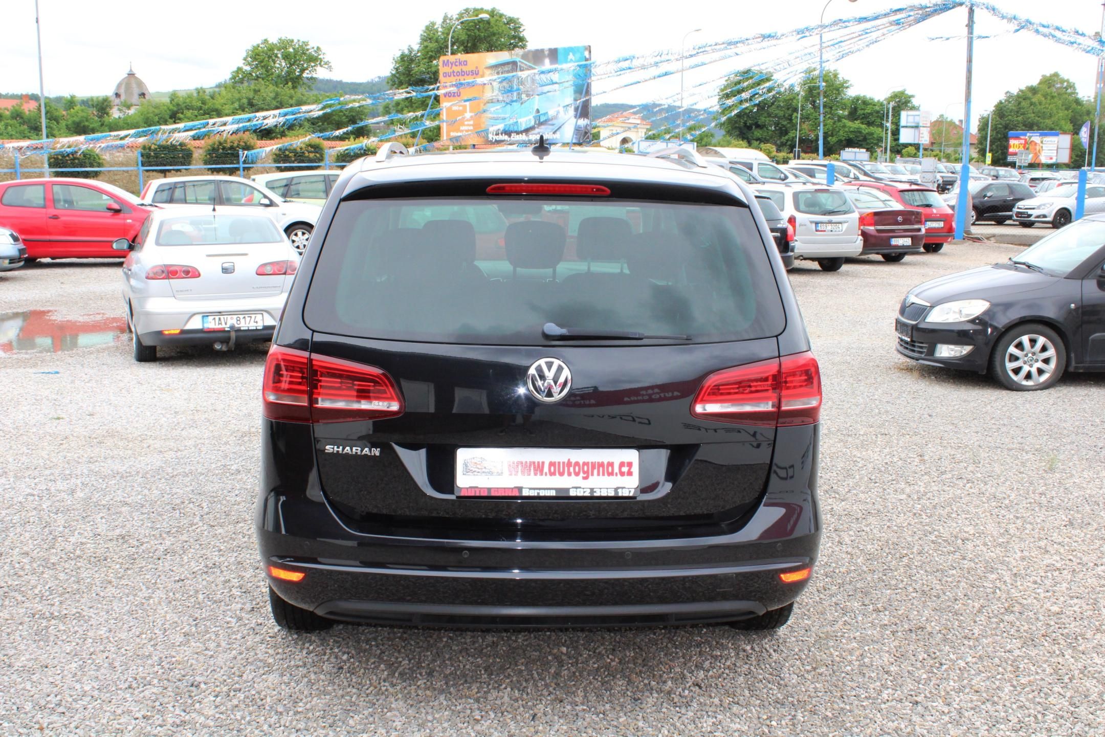 Volkswagen Sharan, 2,0TDI KLIMA NAVI 7MIST - fotka 6