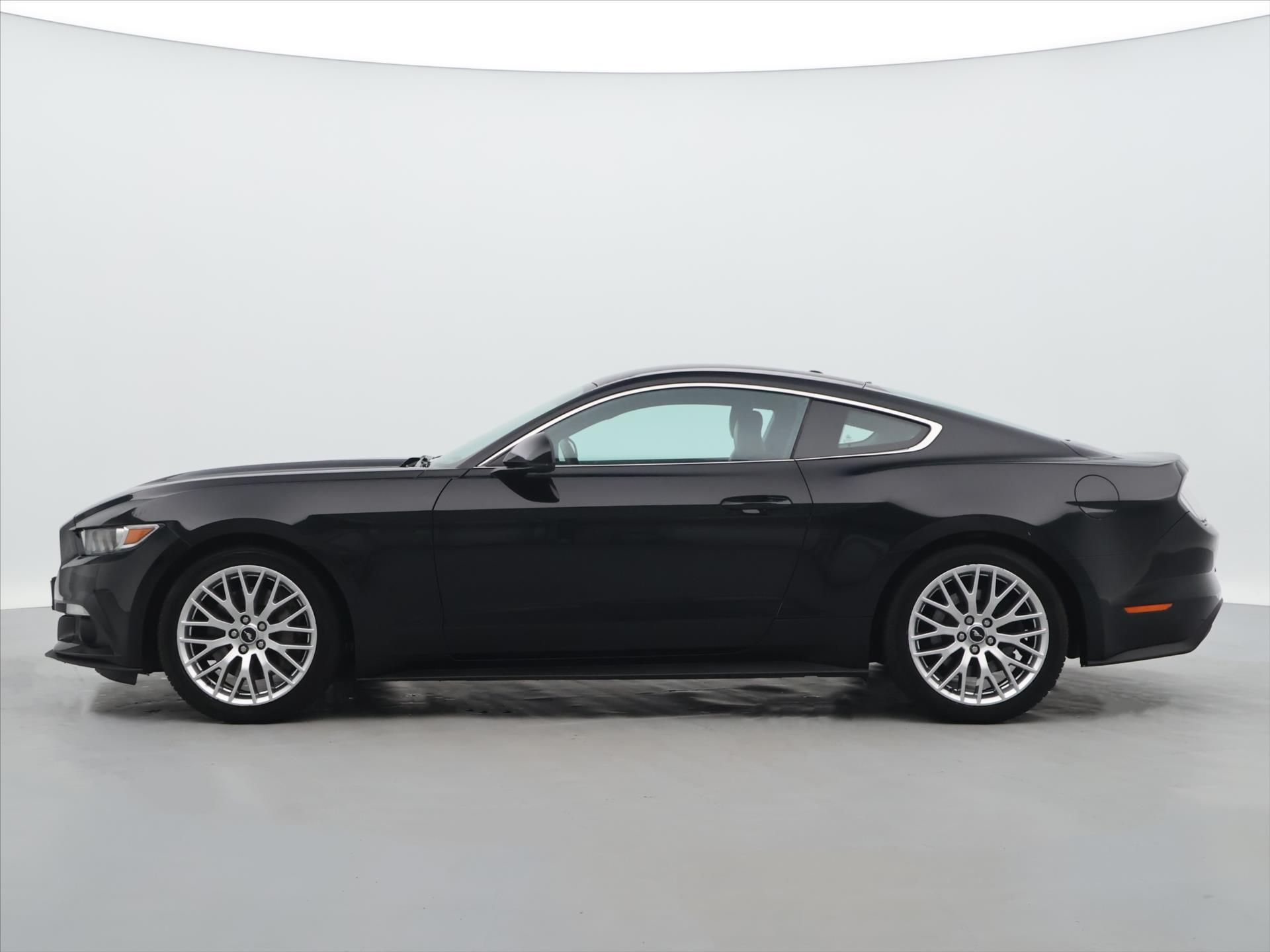 Ford Mustang, 2,3 Ecoboost 233kW Manuál CZ - fotka 4