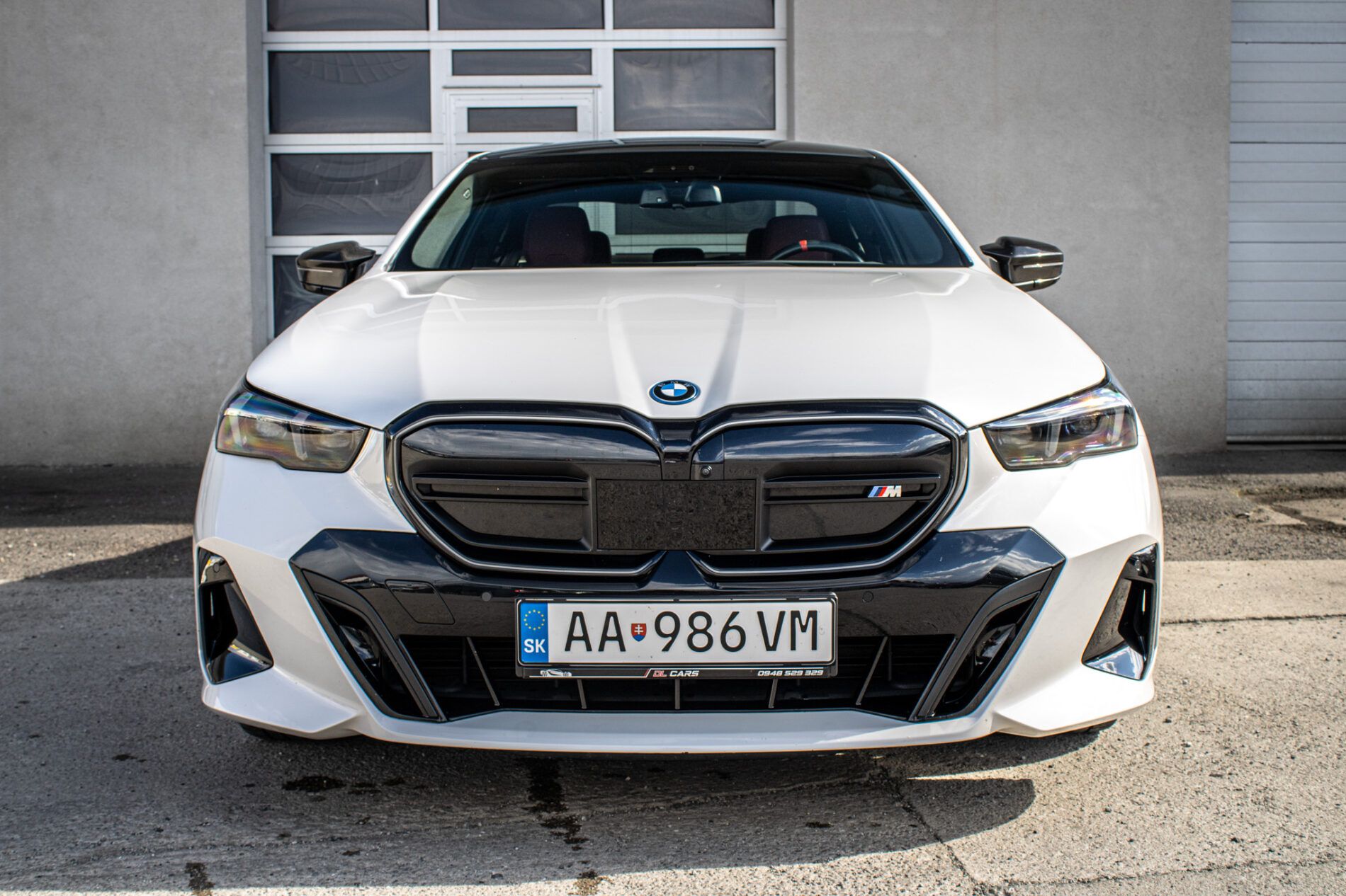 BMW i5 - fotka 2