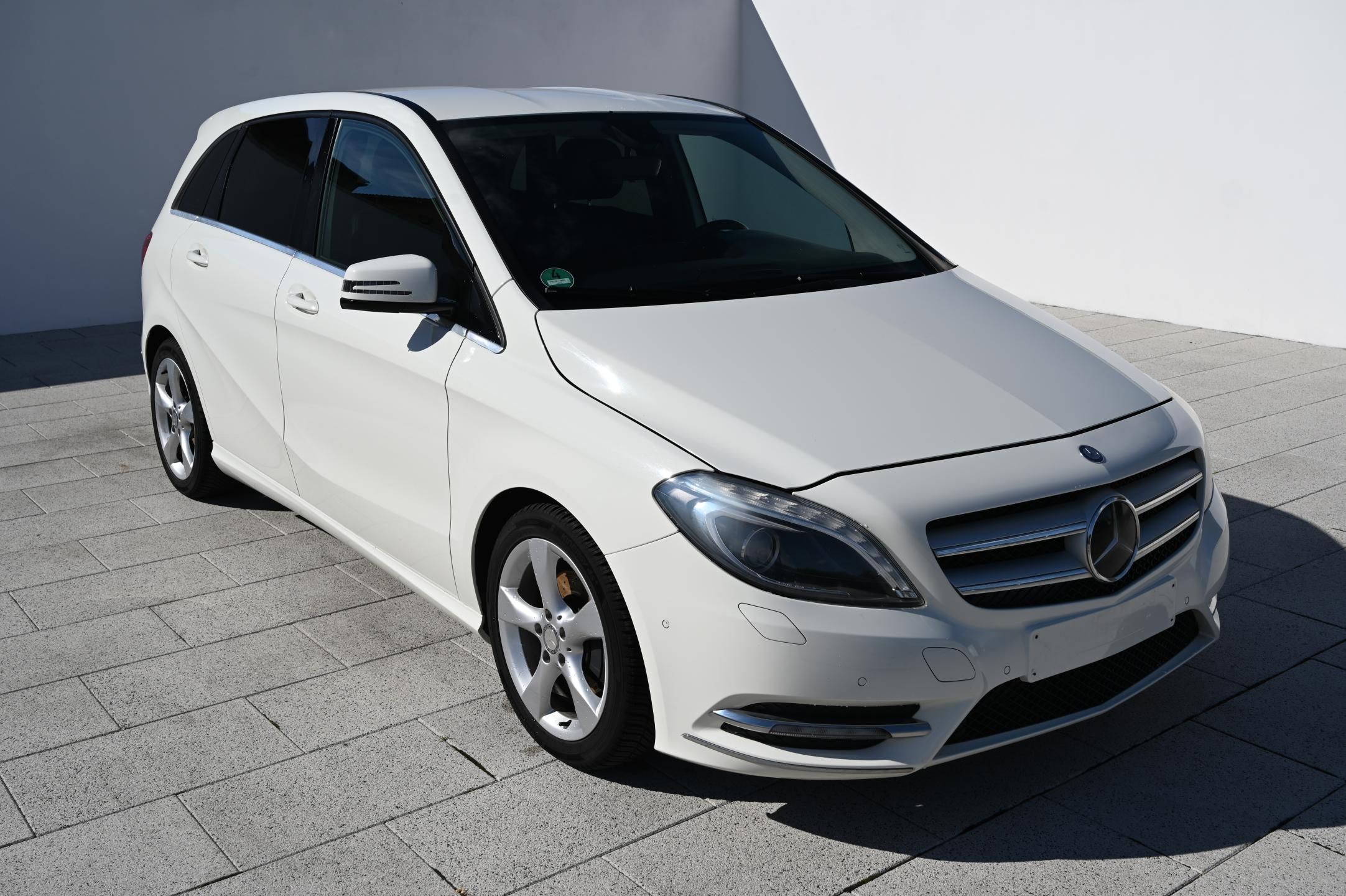 Mercedes-Benz Třídy B, B 180 1.6 90KW Edition 1/2013 - fotka 3