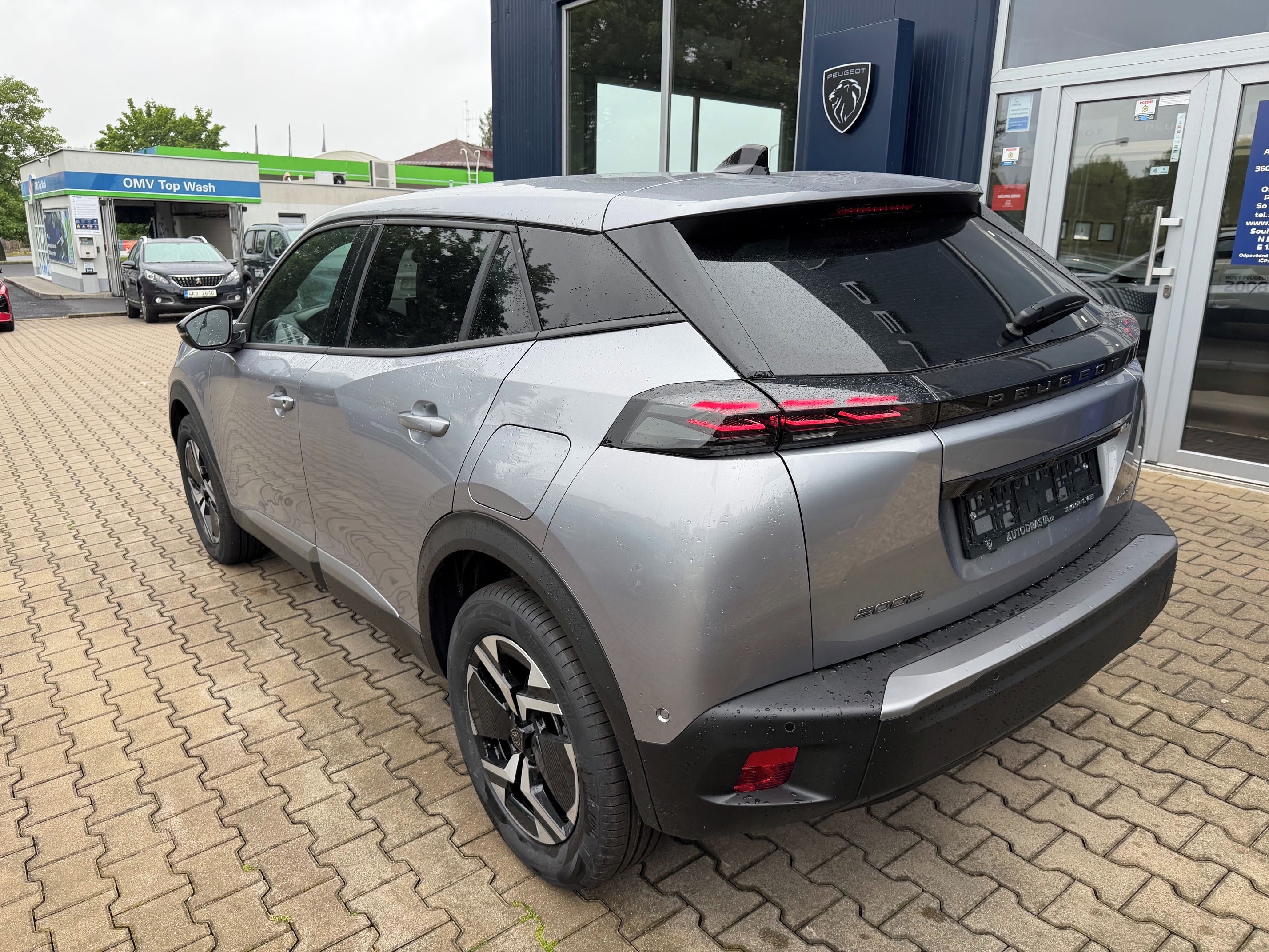 Peugeot 2008, ALLURE Hybrid 110 e-DCS6 - fotka 6