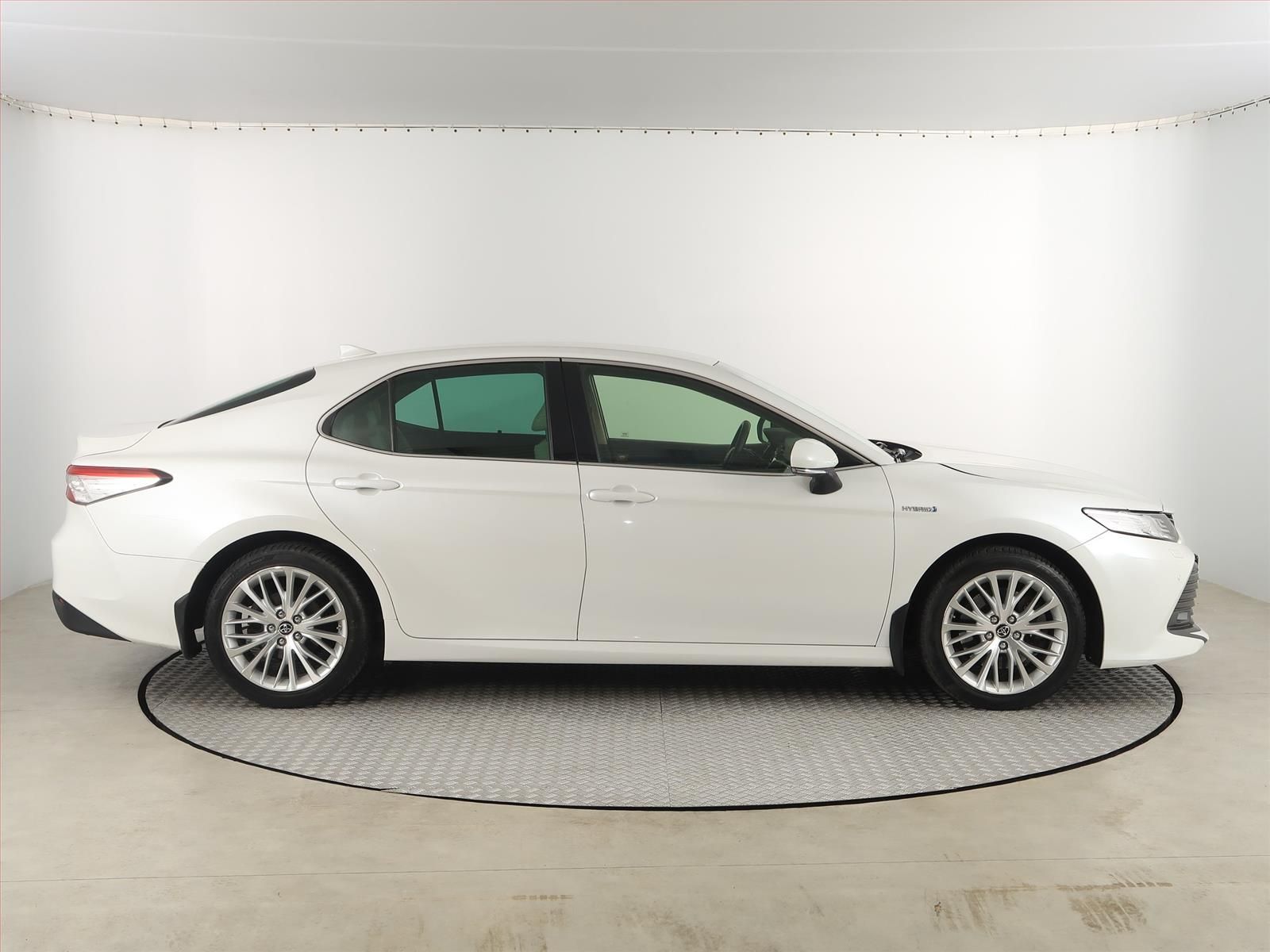 Toyota Camry, 2.5 Hybrid, Automat - fotka 6