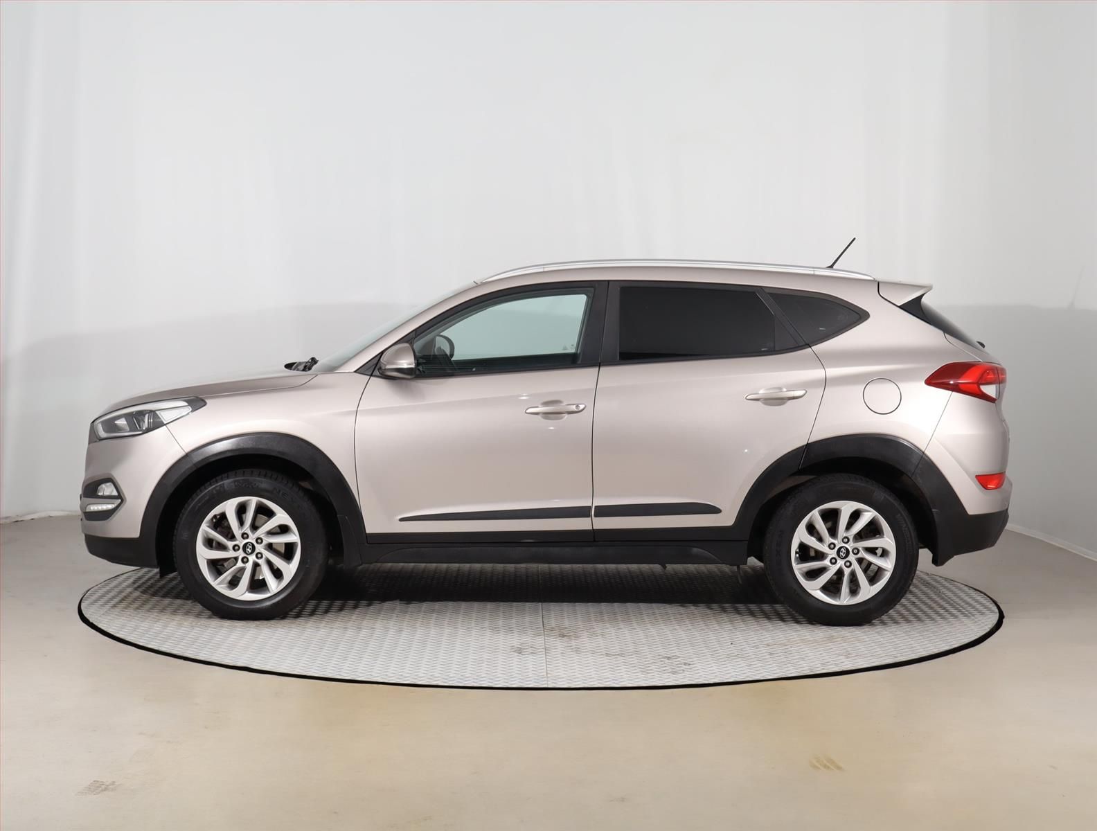 Hyundai Tucson, 1.7 CRDi, Serv.kniha - fotka 3