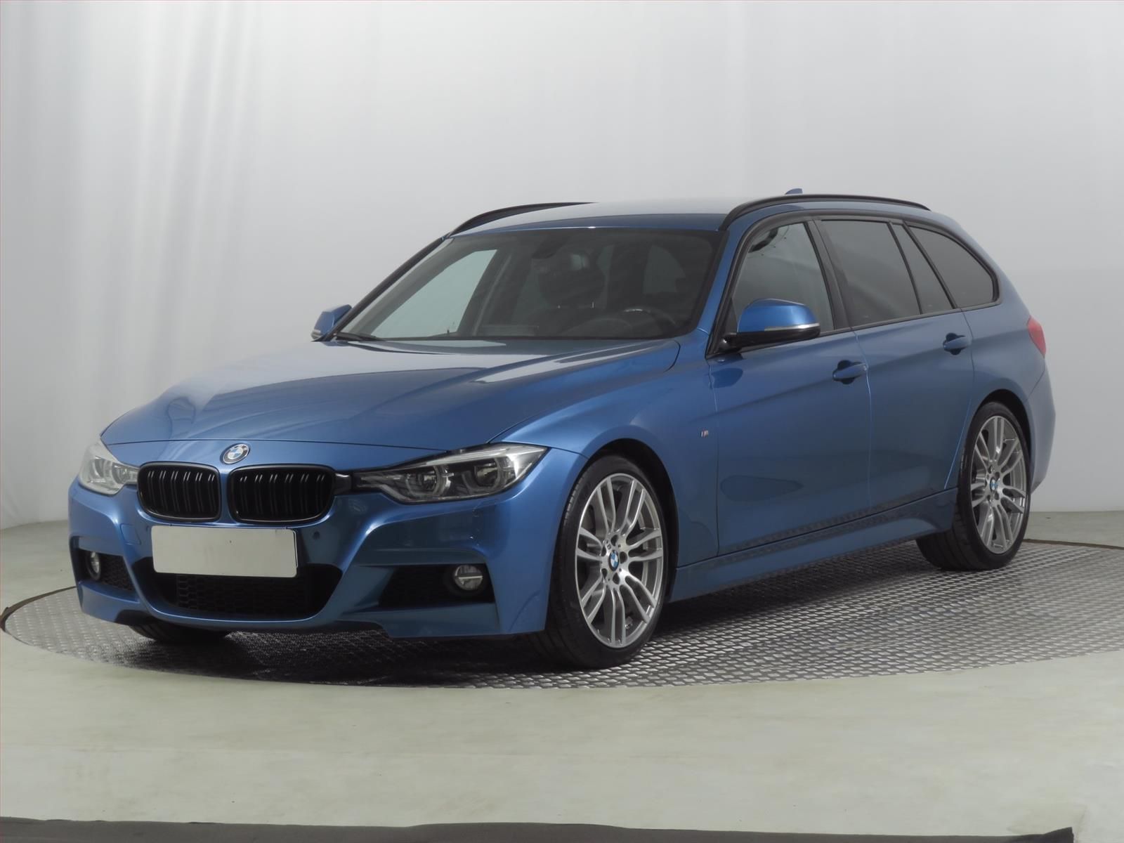 BMW Řada 3, 320 d xDrive, M Sport, 4X4 - fotka 2