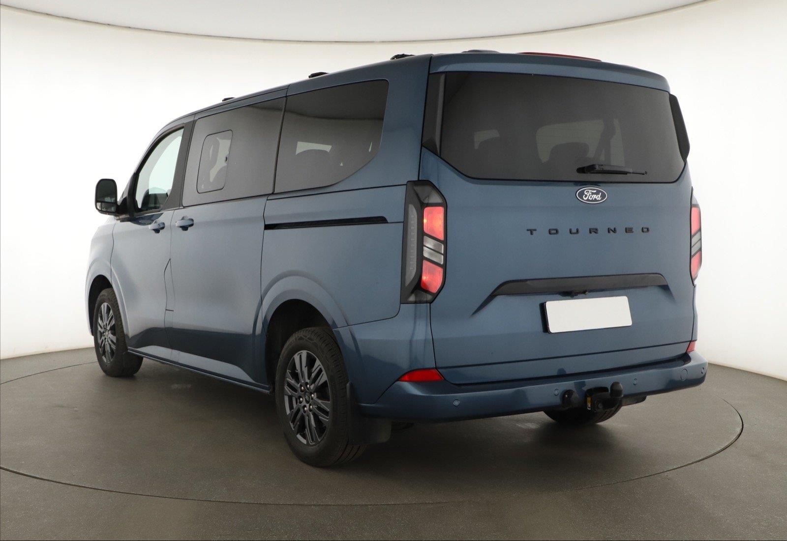 Ford Tourneo Custom, 2.0 EcoBlue, Titanium, Klima - fotka 4