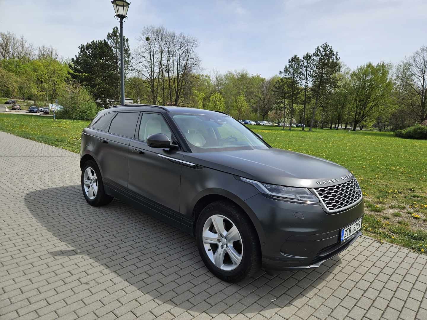 Land Rover Range Rover Velar, 2,0/150kW AWD, DPH - fotka 4