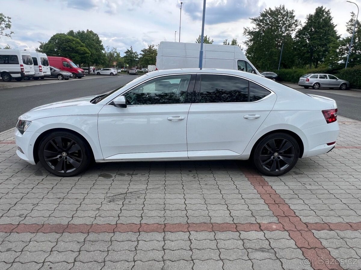 Škoda Superb, 2.0TDi  L&K 140kW DSG Panorama - fotka 4