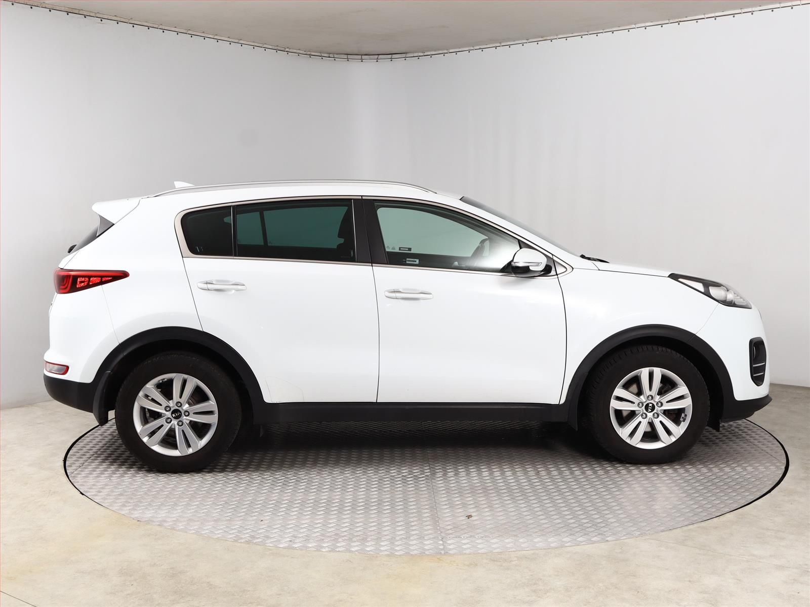 Kia Sportage, 1.7 CRDi, Automat, Serv.kniha - fotka 5