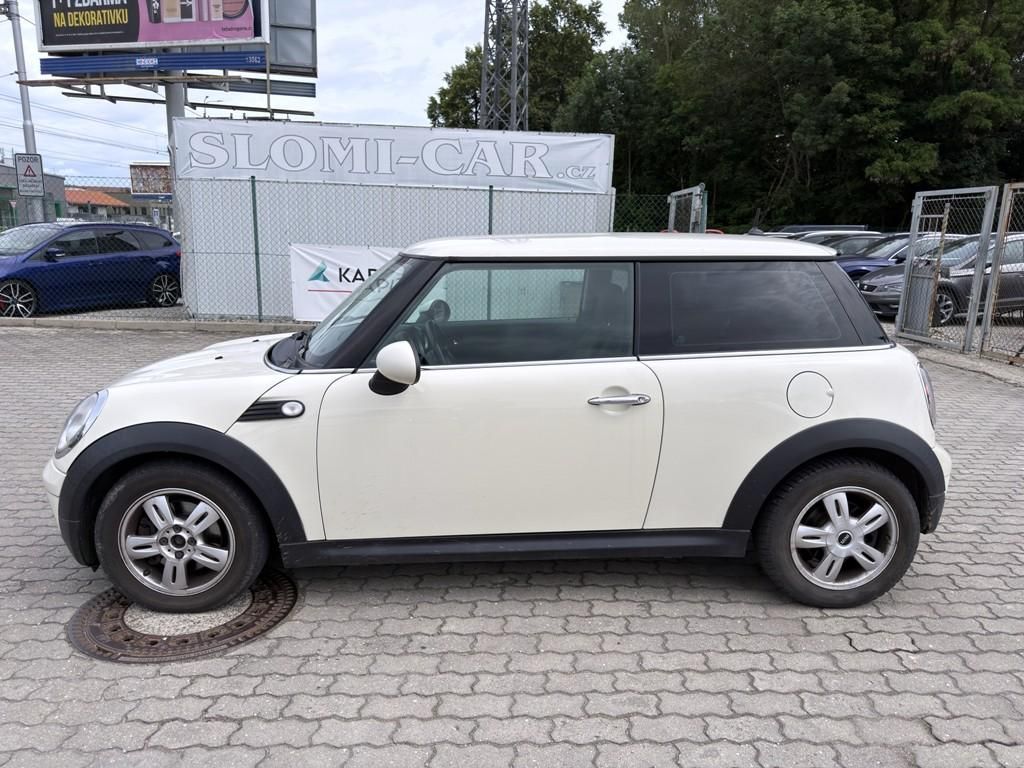 Mini One, 1.4i 70 kW servisní knížka - fotka 3