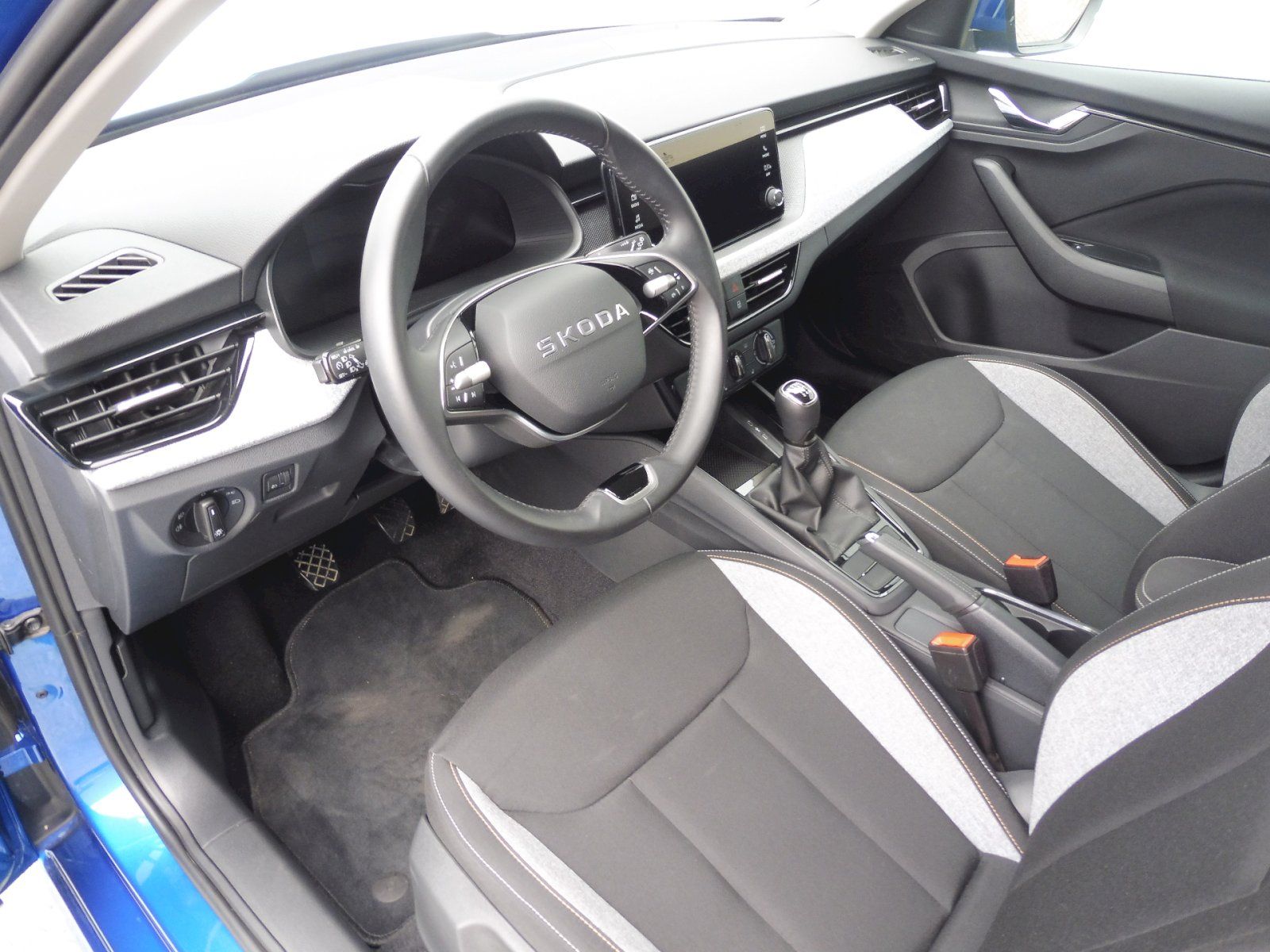 Škoda Kamiq, Selection 1,0 TSI 85kW - fotka 6