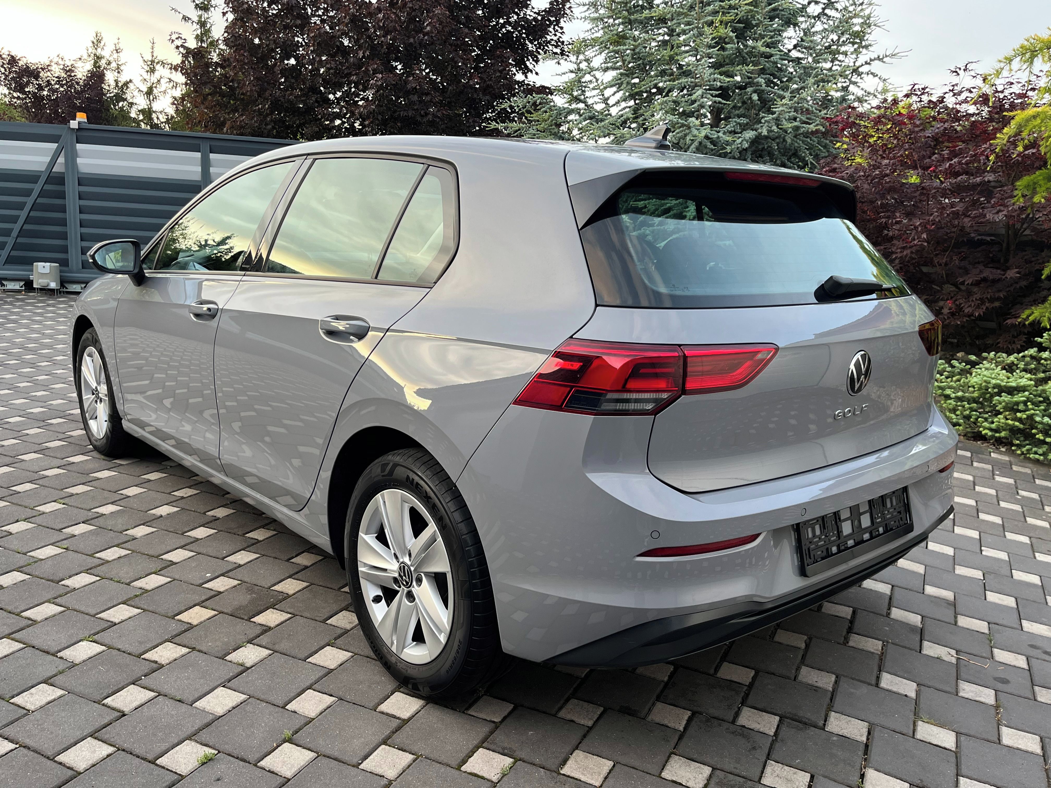 Volkswagen Golf, Life 1.0 TSI 81kw-kamera-navi - fotka 4