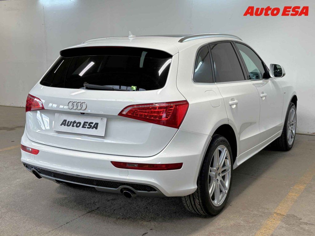 Audi Q5, 2.0TFSi - fotka 4