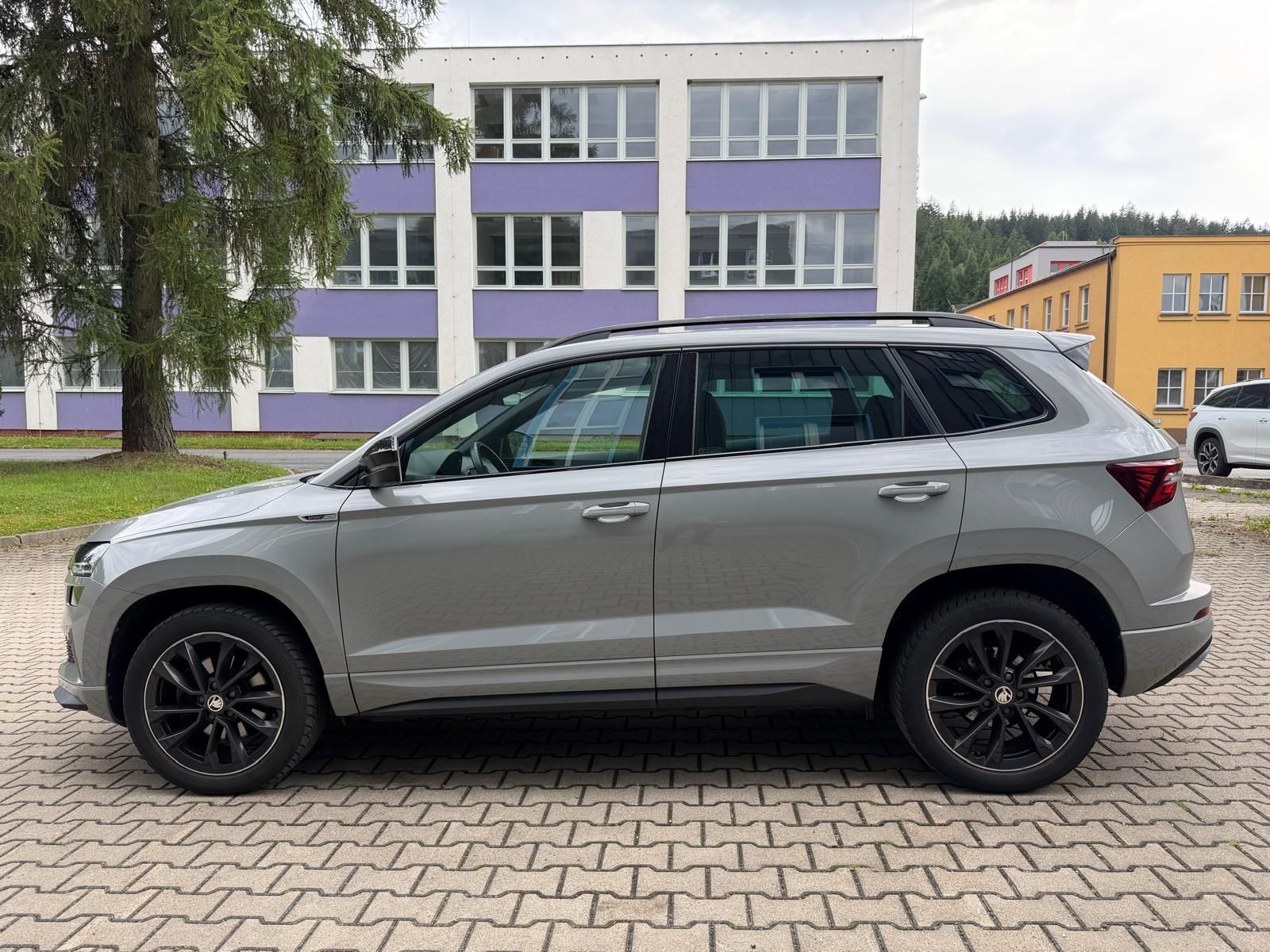 Škoda Karoq, 1,5 TSi/Sportline/DSG/1.maj. - fotka 2